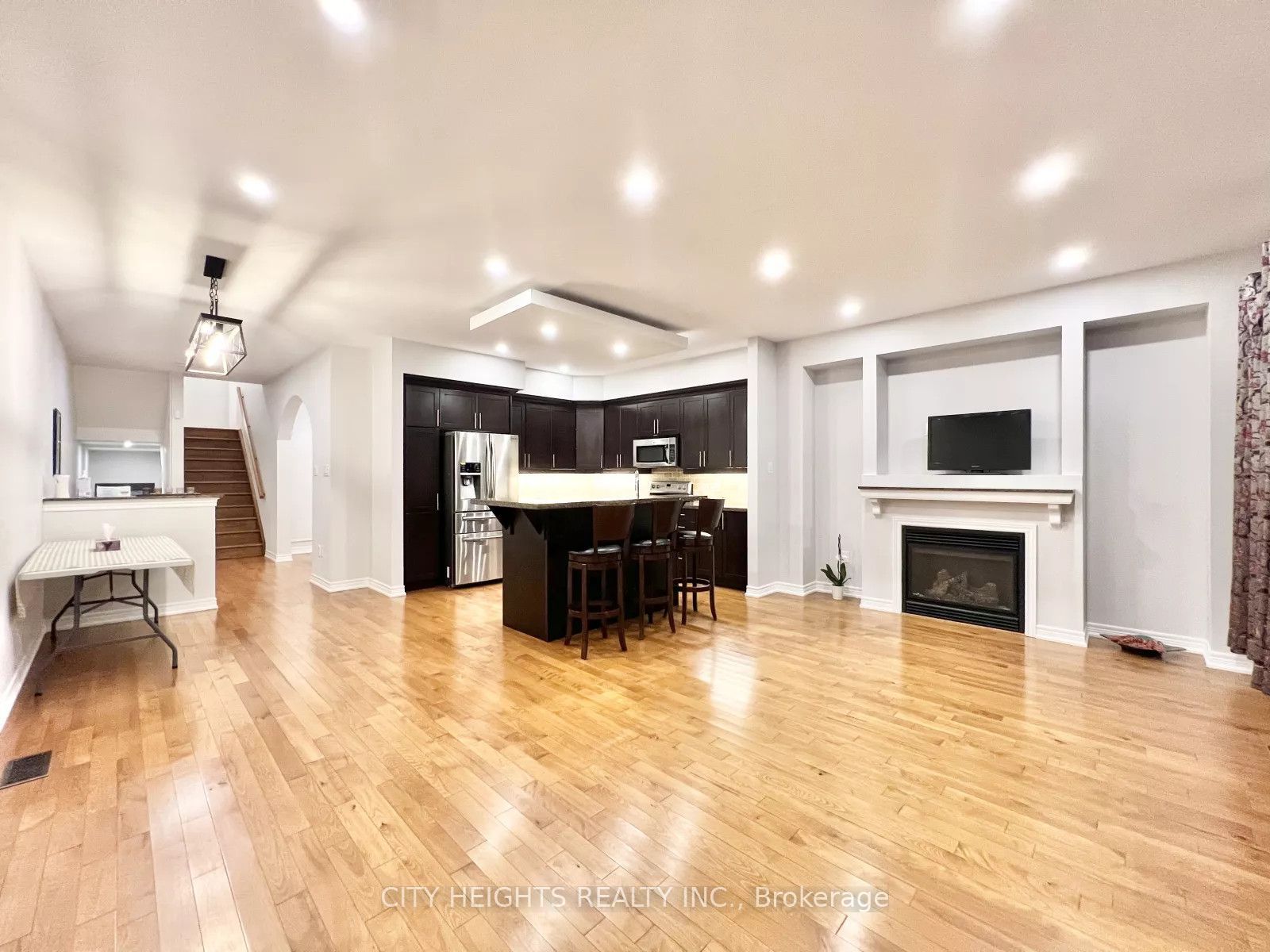 50 Madelaine Avenue Upper, Toronto, ON M1L 2X7