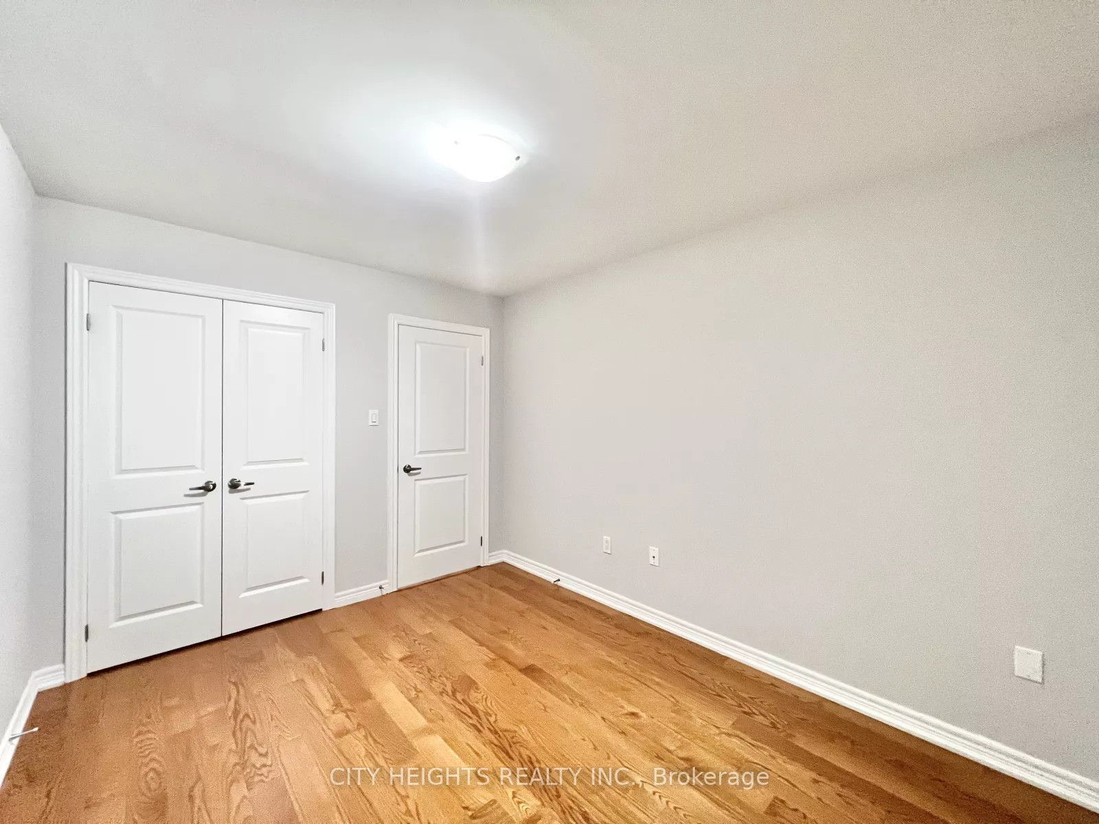 50 Madelaine Avenue Upper, Toronto, ON M1L 2X7 photo 4