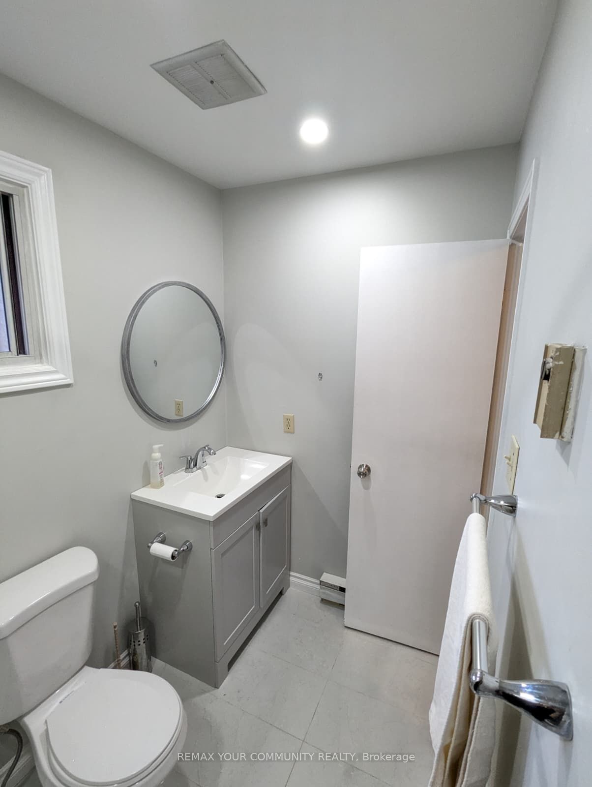 765 Oklahoma Drive 4, Pickering, ON L1W 3C9 photo 3