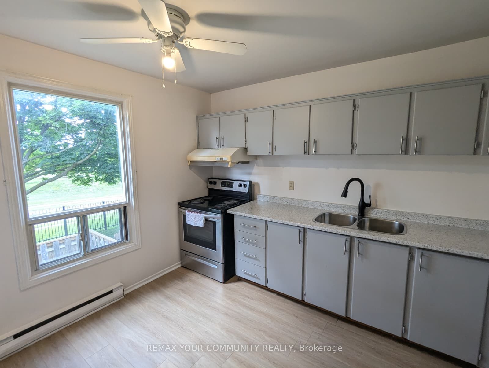 765 Oklahoma Drive 4, Pickering, ON L1W 3C9 photo 5
