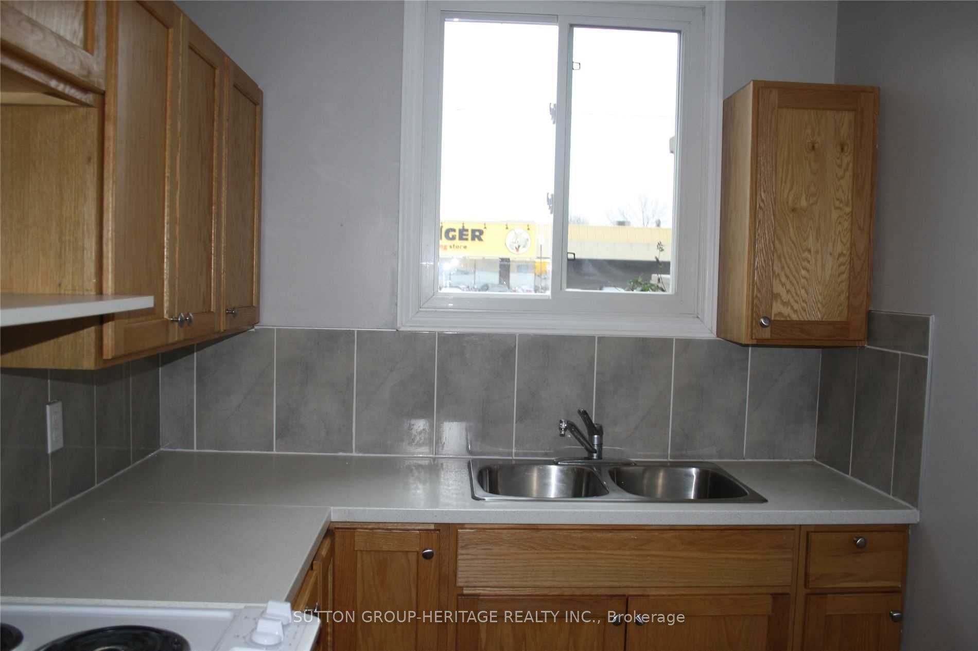 509 Colborne Street W 1, Whitby, ON L1N 1X7 photo 2