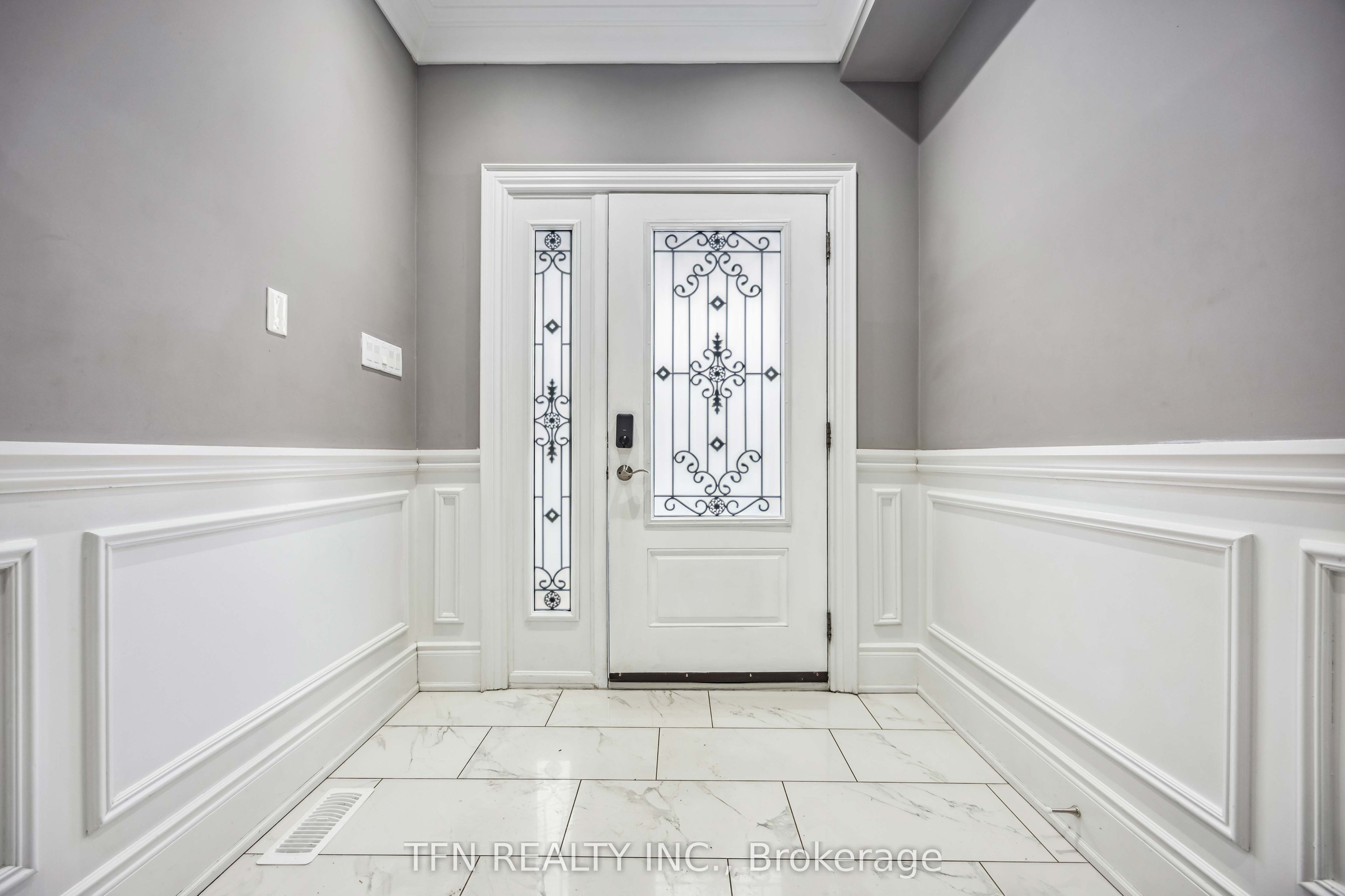 282B Aylesworth Avenue, Toronto, ON M1N 2K2 photo 2
