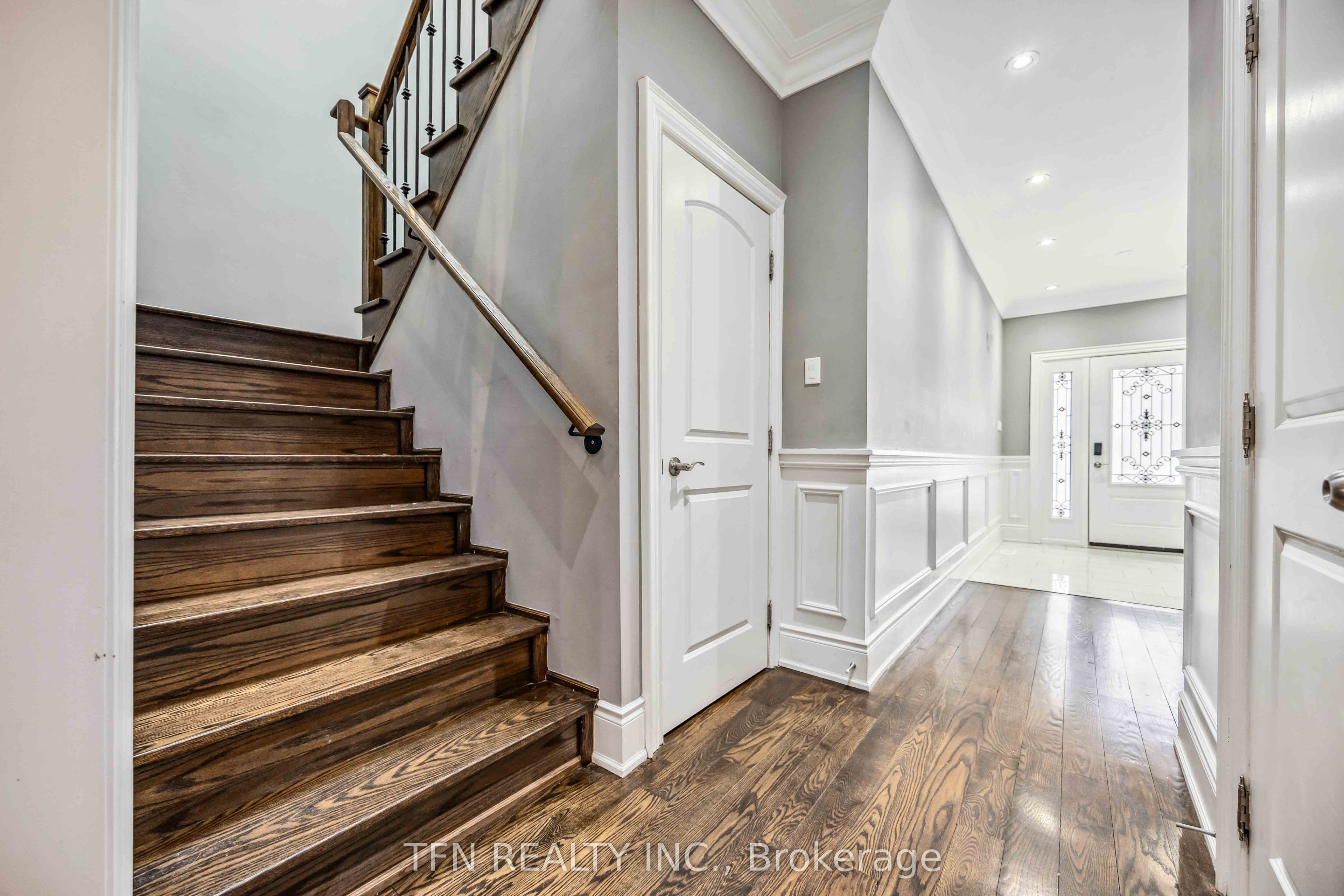 282B Aylesworth Avenue, Toronto, ON M1N 2K2 photo 3