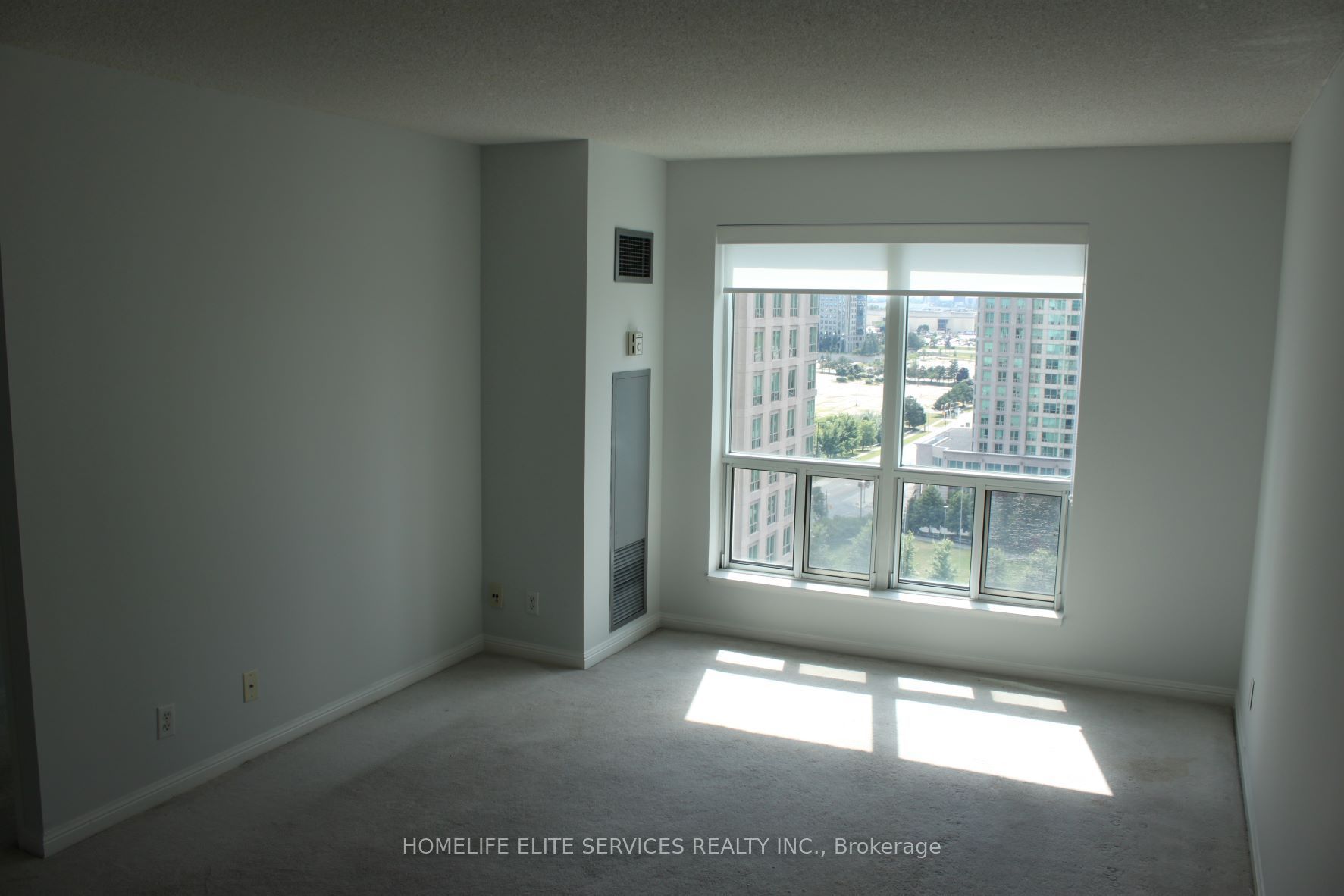 11 Lee Centre Drive 1615, Toronto, ON M1H 3J5 photo 3