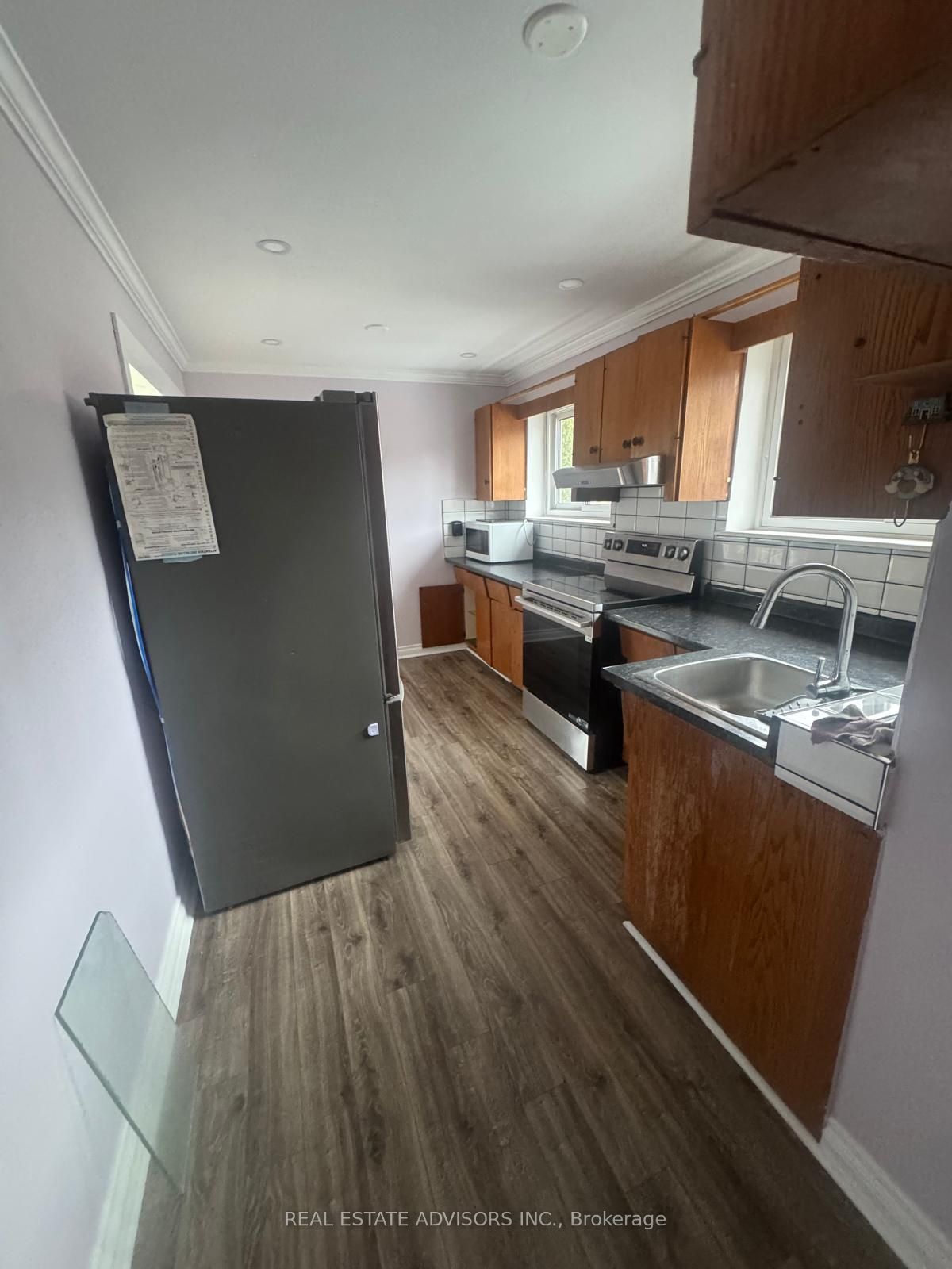 46 Huddleston Court, Toronto, ON M1L 4L2 photo 2