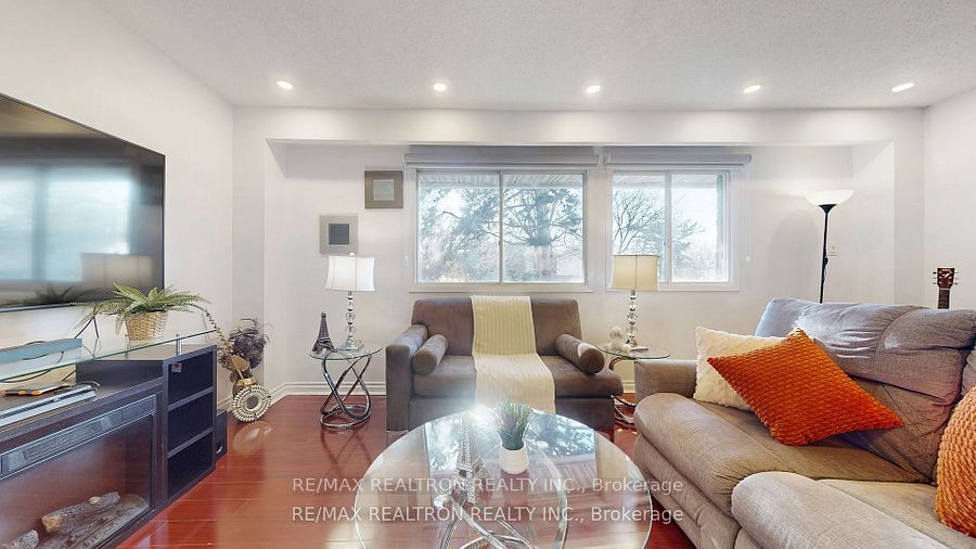 371 Orton Park Road 108, Toronto, ON M1G 3V1 photo 5