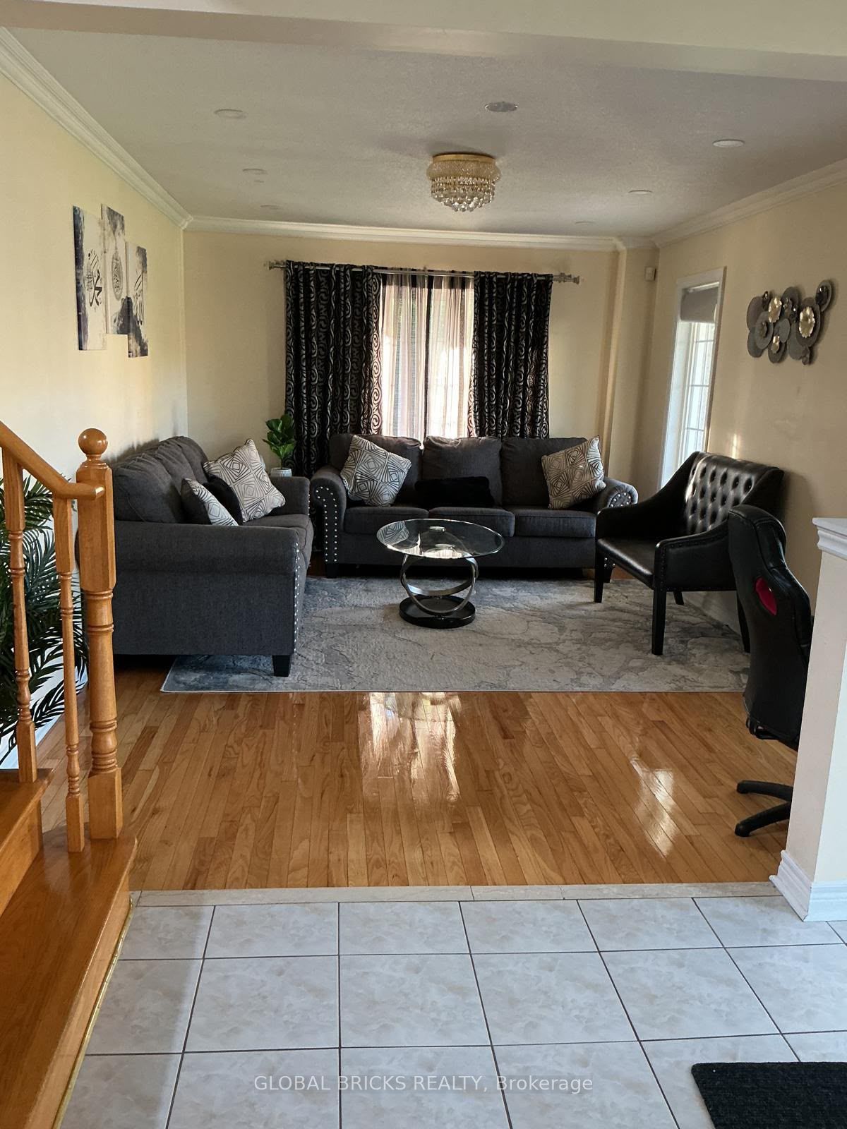 1 Rampart Crescent, Whitby, ON L1P 1T5 photo 3