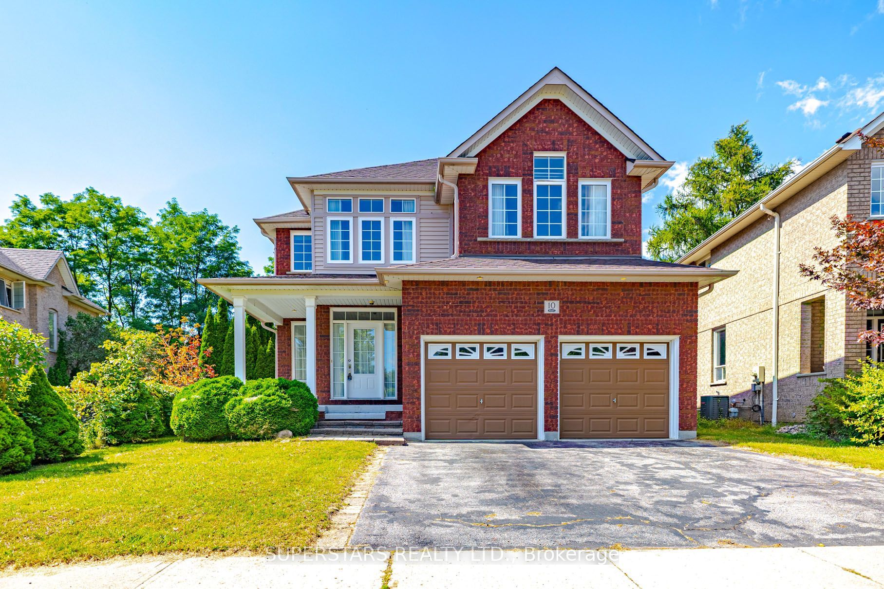 10 Thistledown Crescent, Whitby, ON L1R 3P2