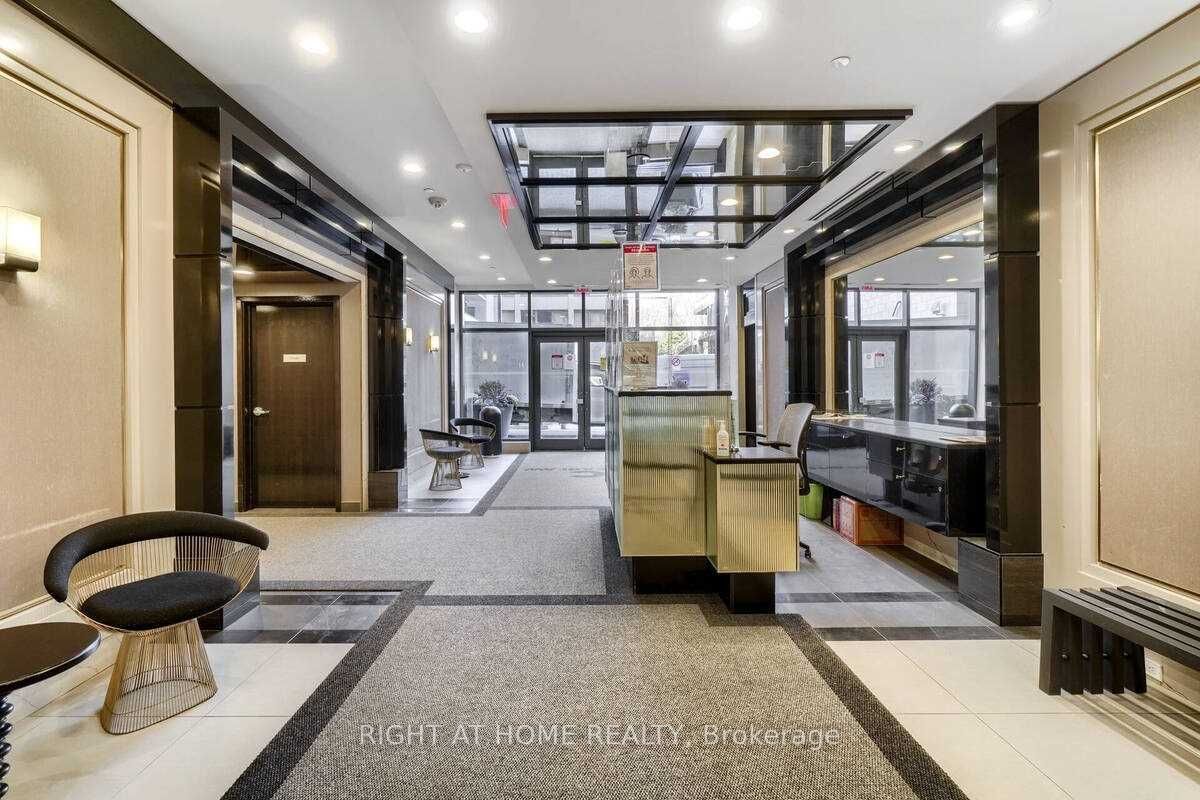 1190 Dundas Street E 627, Toronto, ON M4M 0C5 photo 3