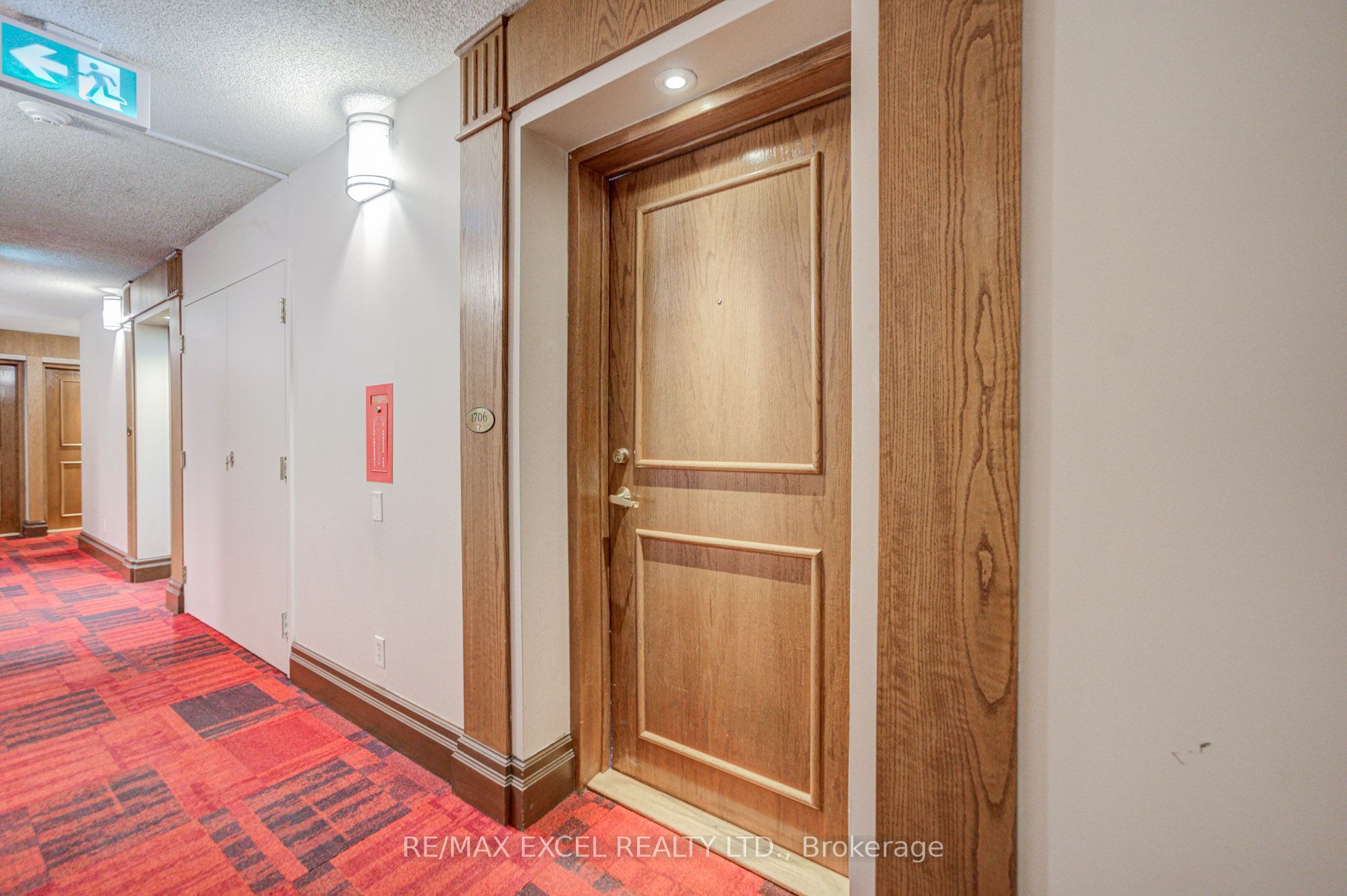 8 Lee Centre Drive 1706, Toronto, ON M1H 3H8 photo 2
