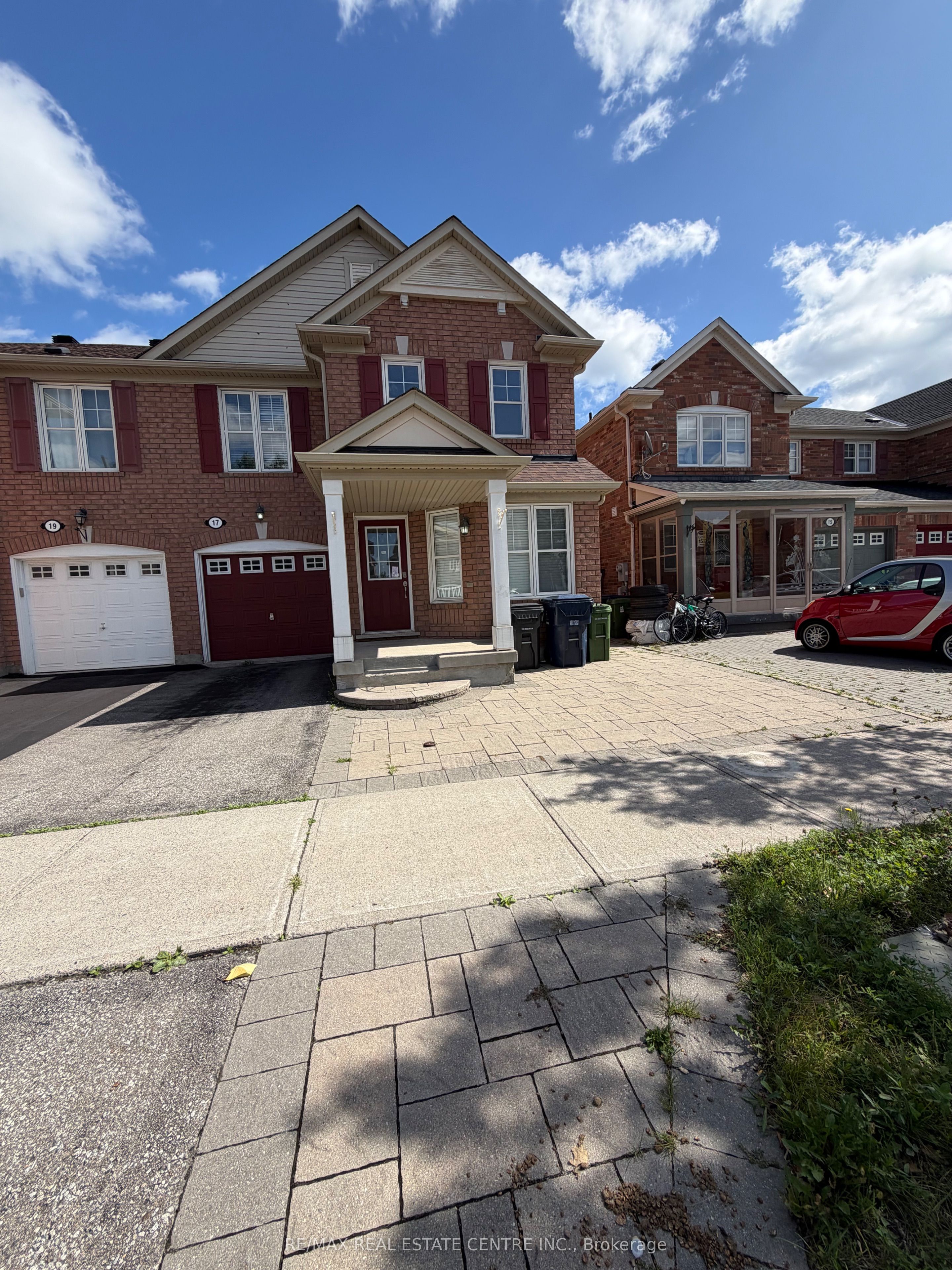 17 Millcar Drive Upper, Toronto, ON M1B 6J6