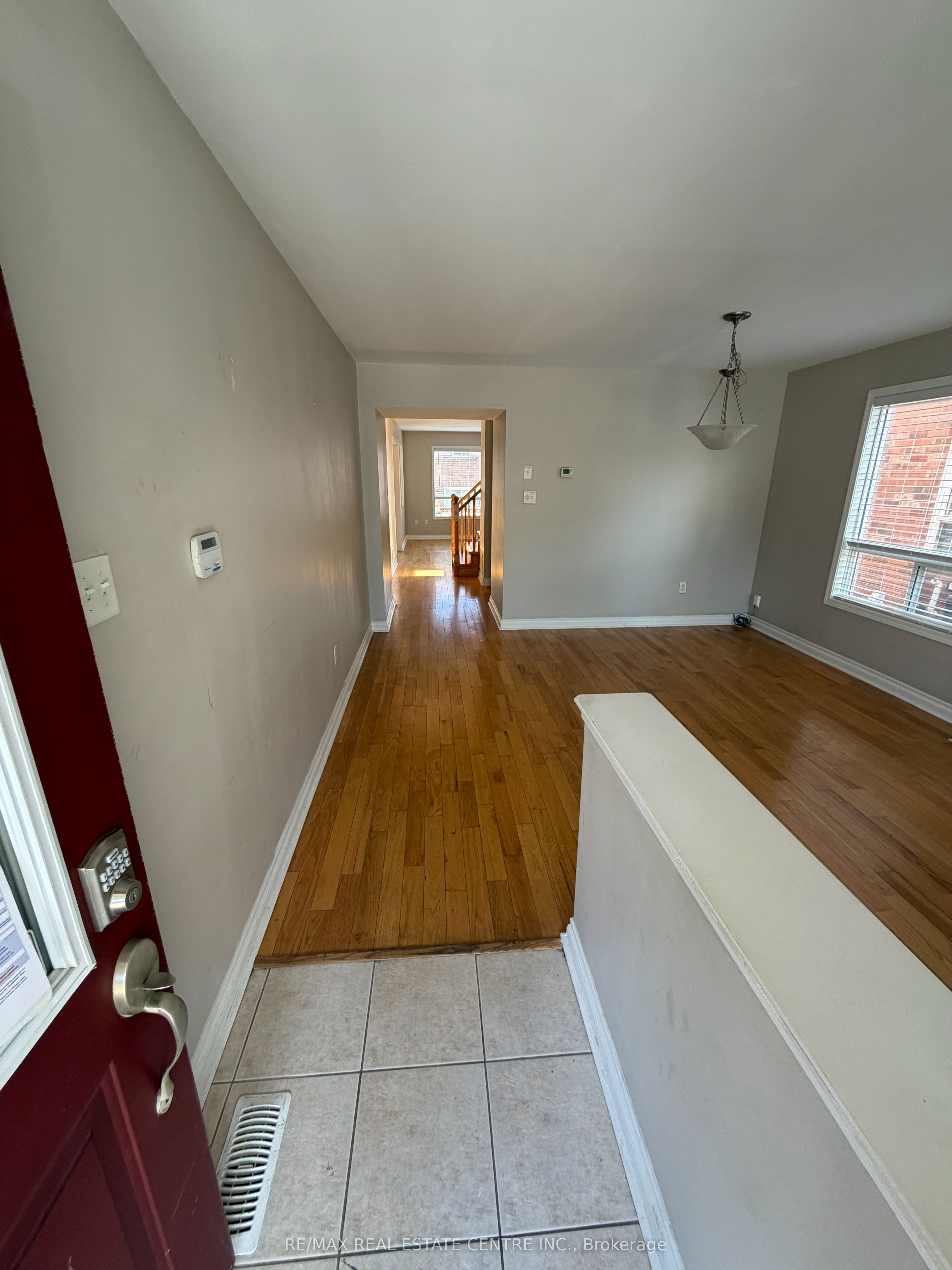 17 Millcar Drive Upper, Toronto, ON M1B 6J6 photo 3