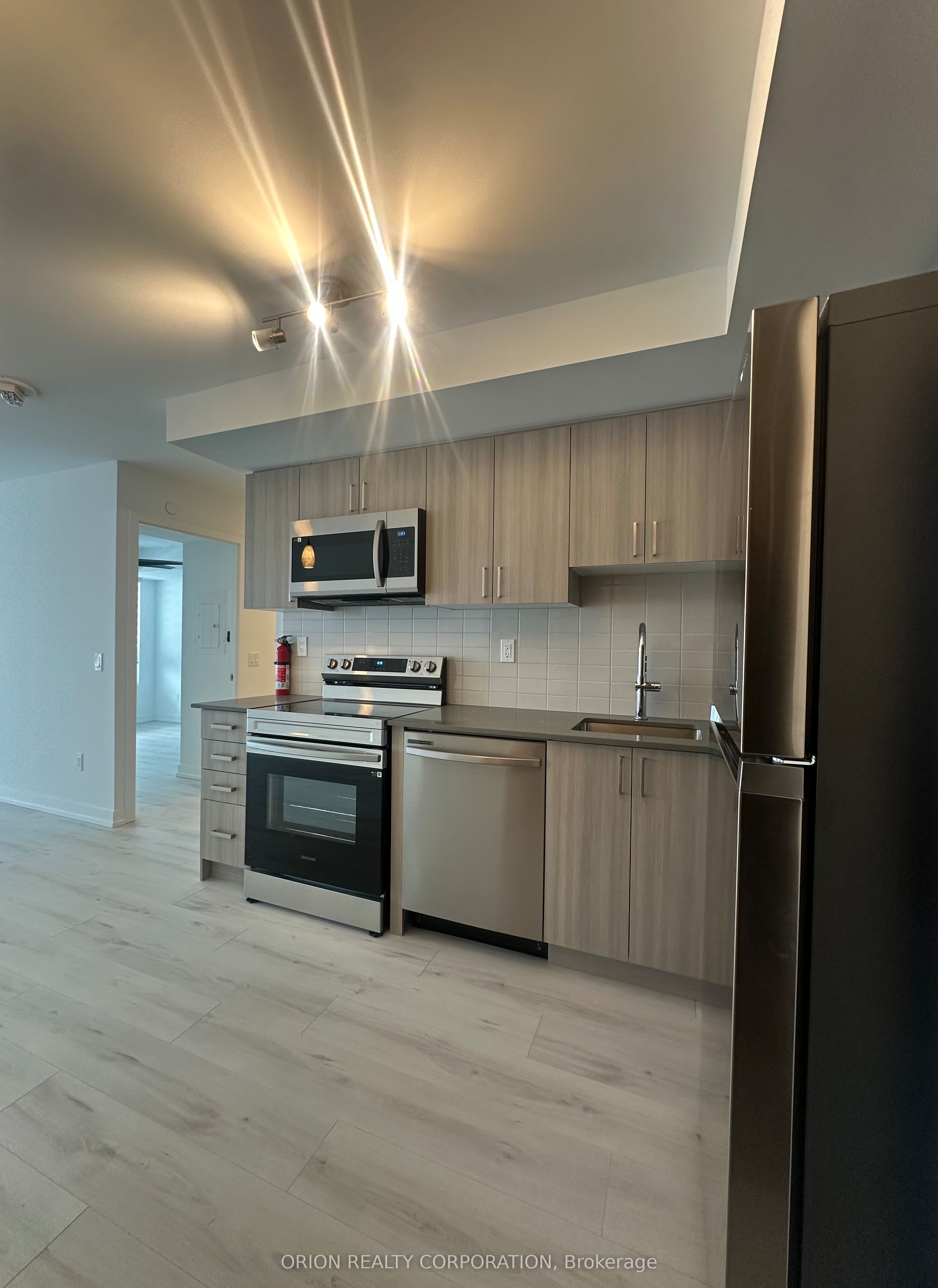 1435 Celebration Drive 1606, Pickering, ON L1W 0C4 photo 2