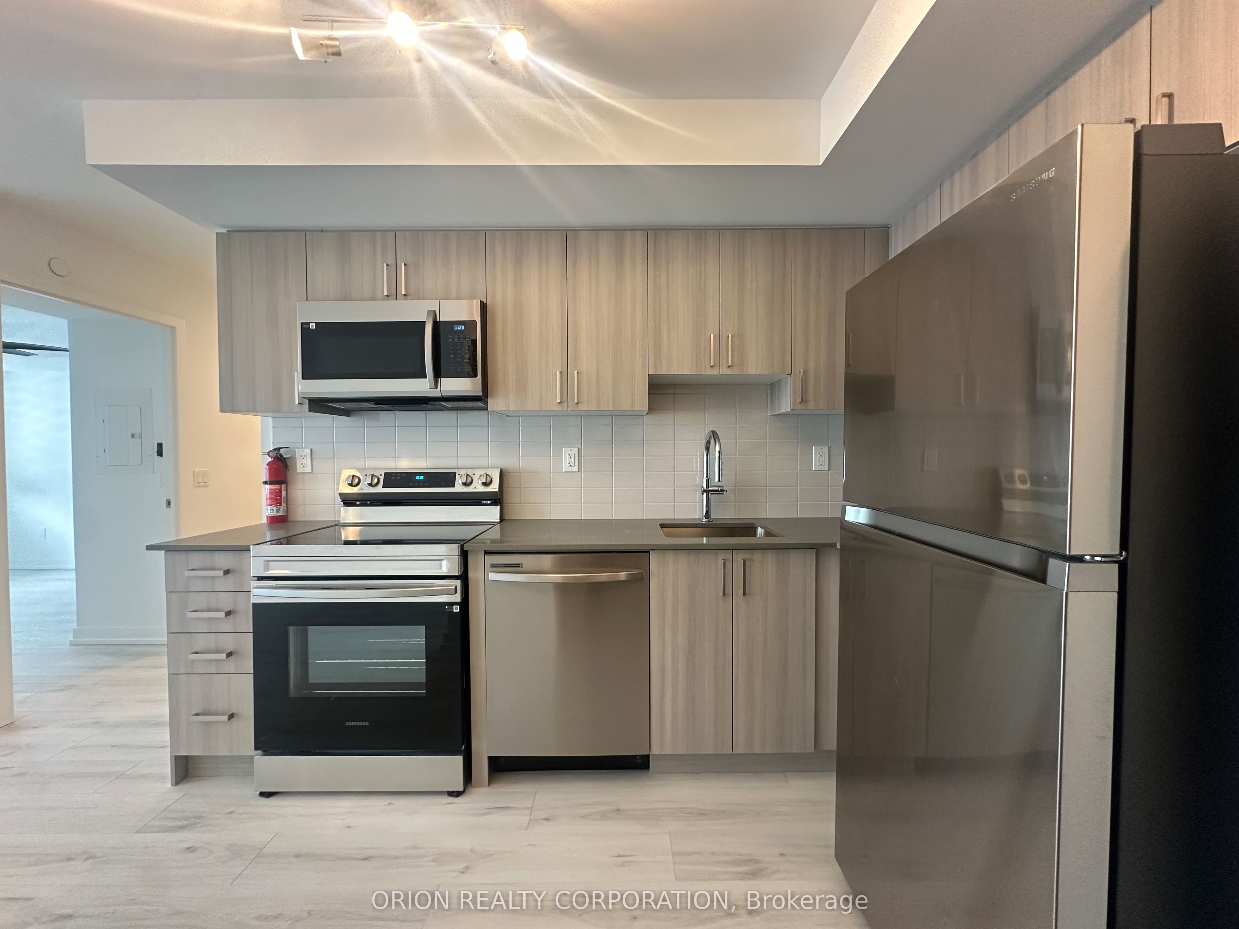 1435 Celebration Drive 1606, Pickering, ON L1W 0C4 photo 3