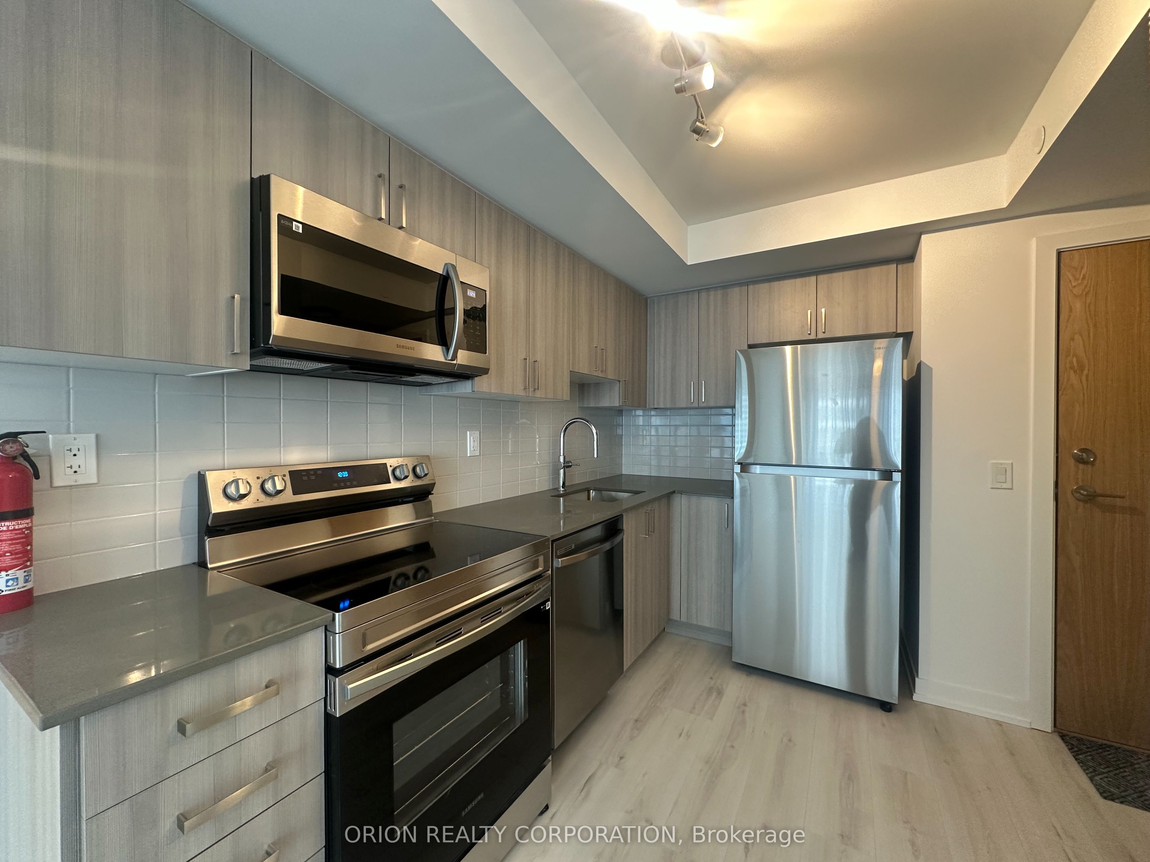 1435 Celebration Drive 1606, Pickering, ON L1W 0C4 photo 4