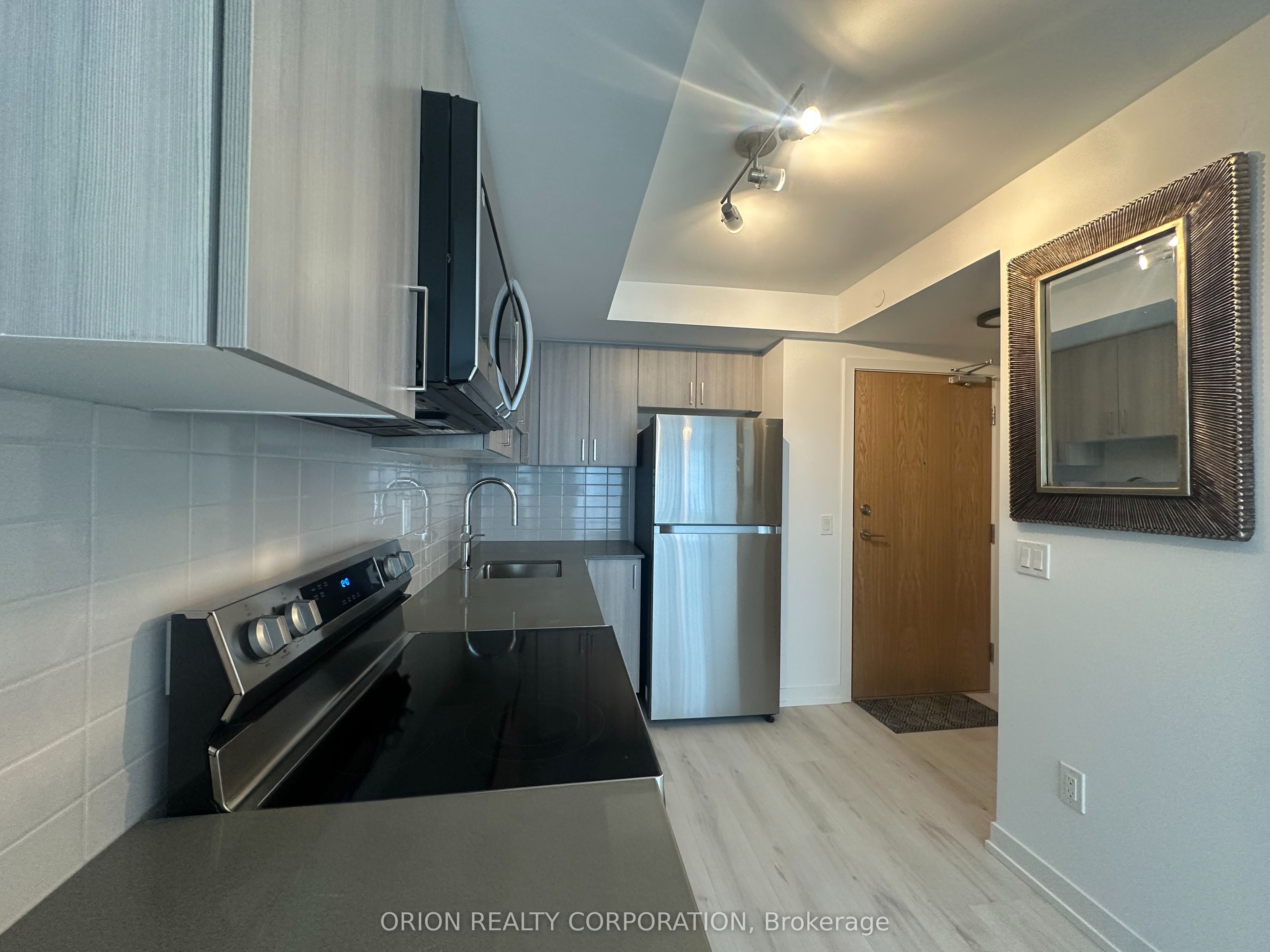 1435 Celebration Drive 1606, Pickering, ON L1W 0C4 photo 5