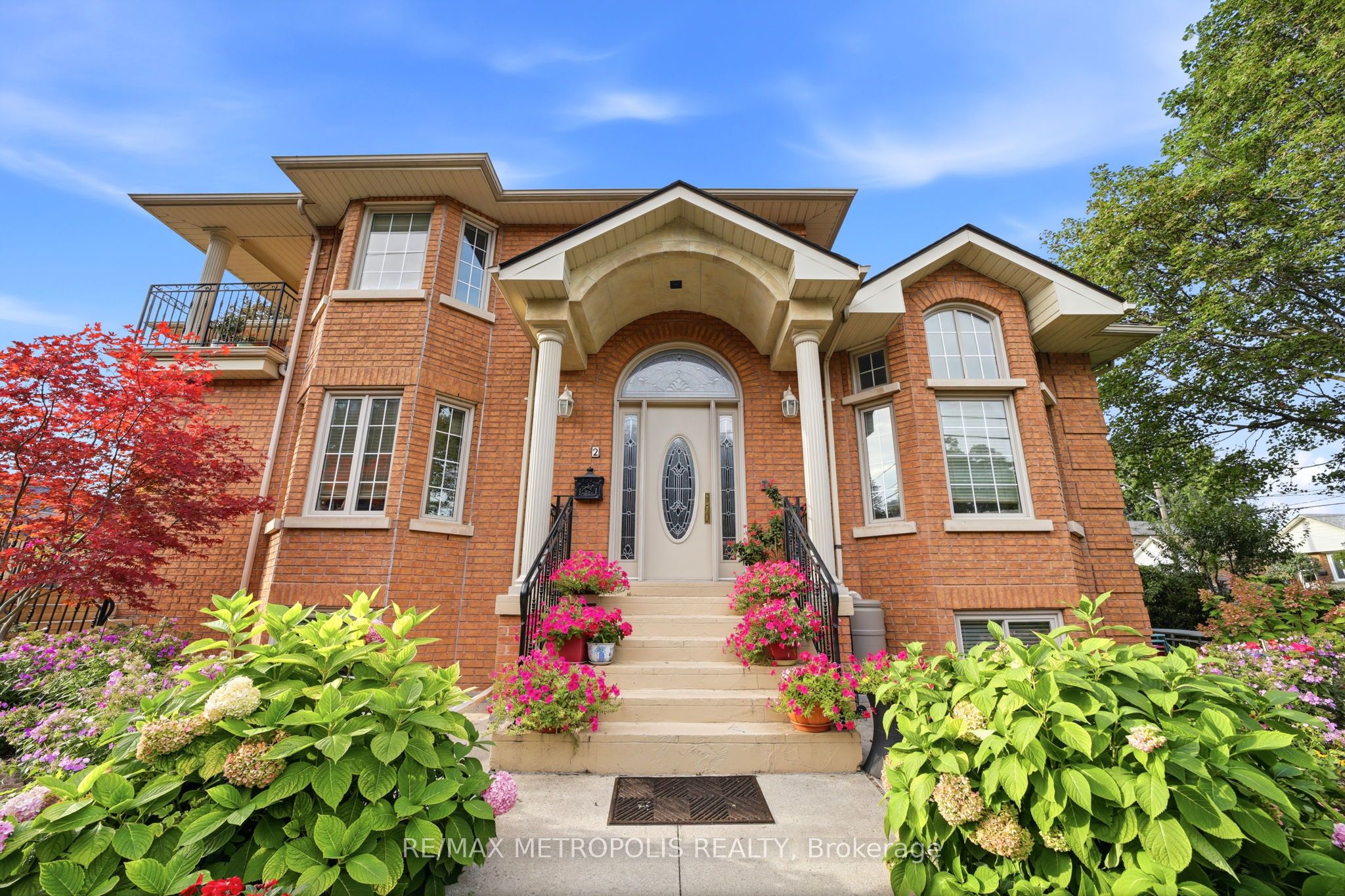 2 Denvale Road BSMT, Toronto, ON M4B 3B4 photo 2