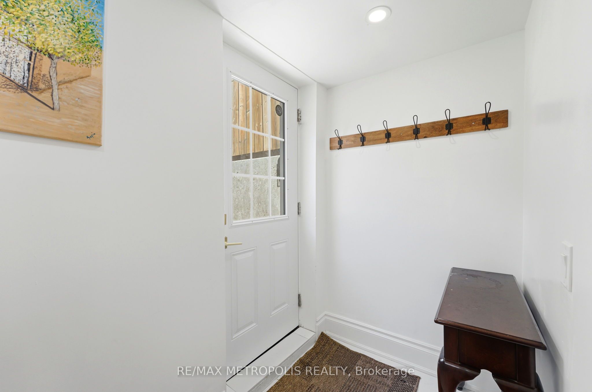 2 Denvale Road BSMT, Toronto, ON M4B 3B4 photo 4