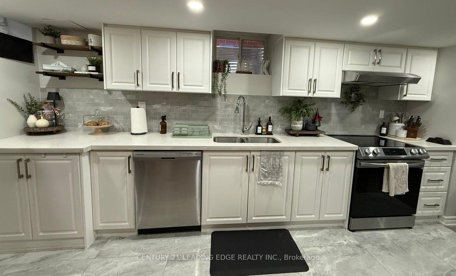 32 Westfield Drive, Whitby, ON L1P 1Y5 photo 3