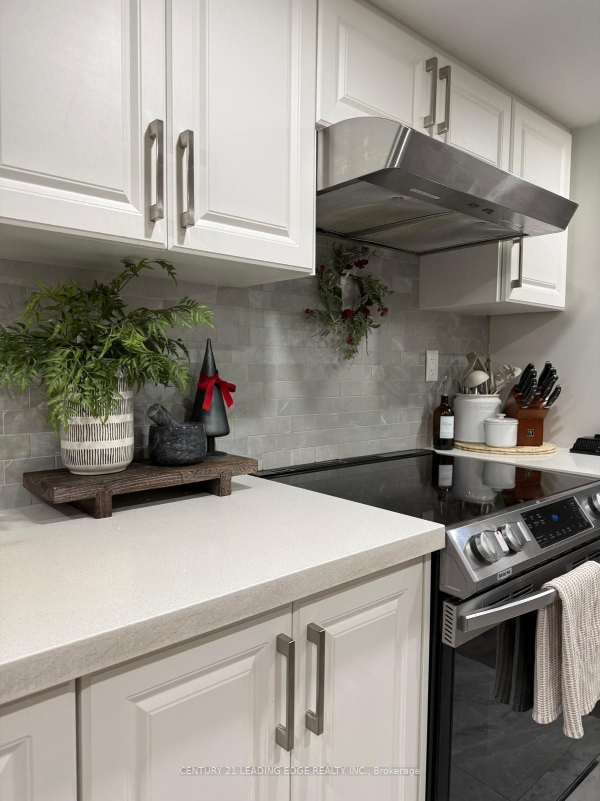 32 Westfield Drive, Whitby, ON L1P 1Y5 photo 4