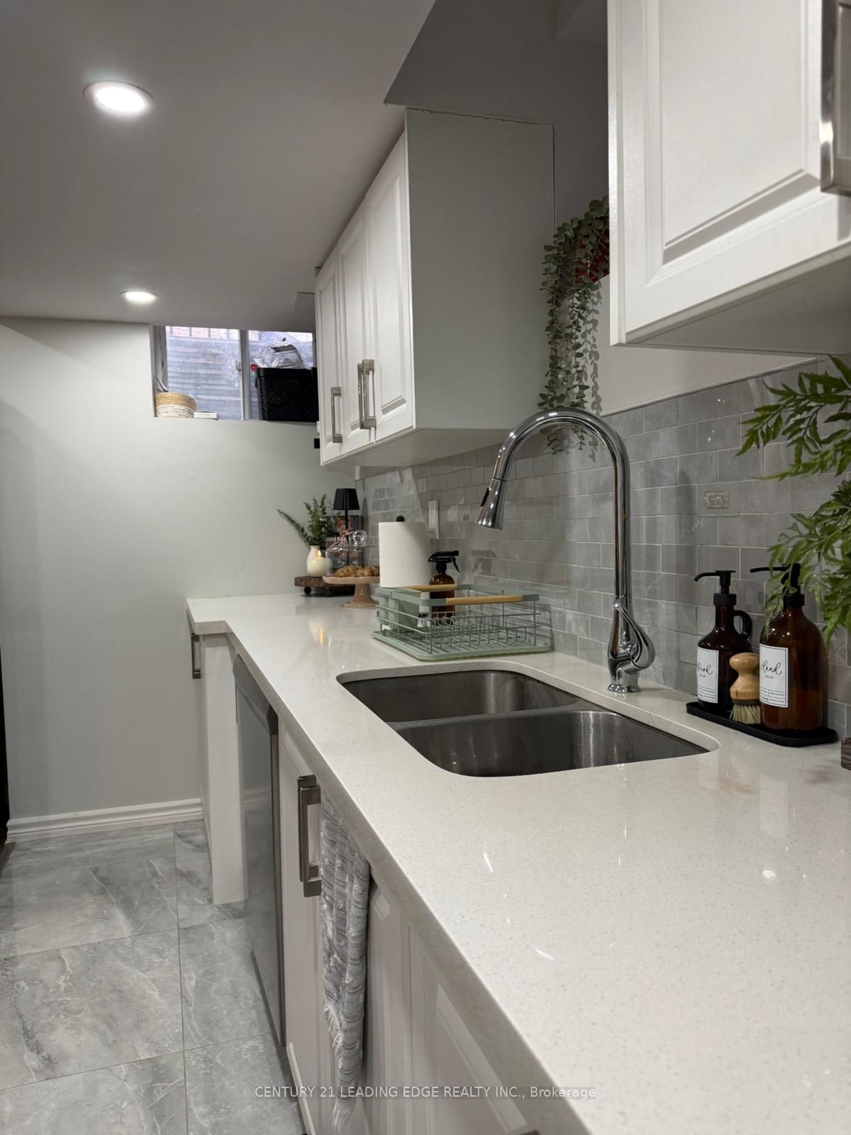 32 Westfield Drive, Whitby, ON L1P 1Y5 photo 5
