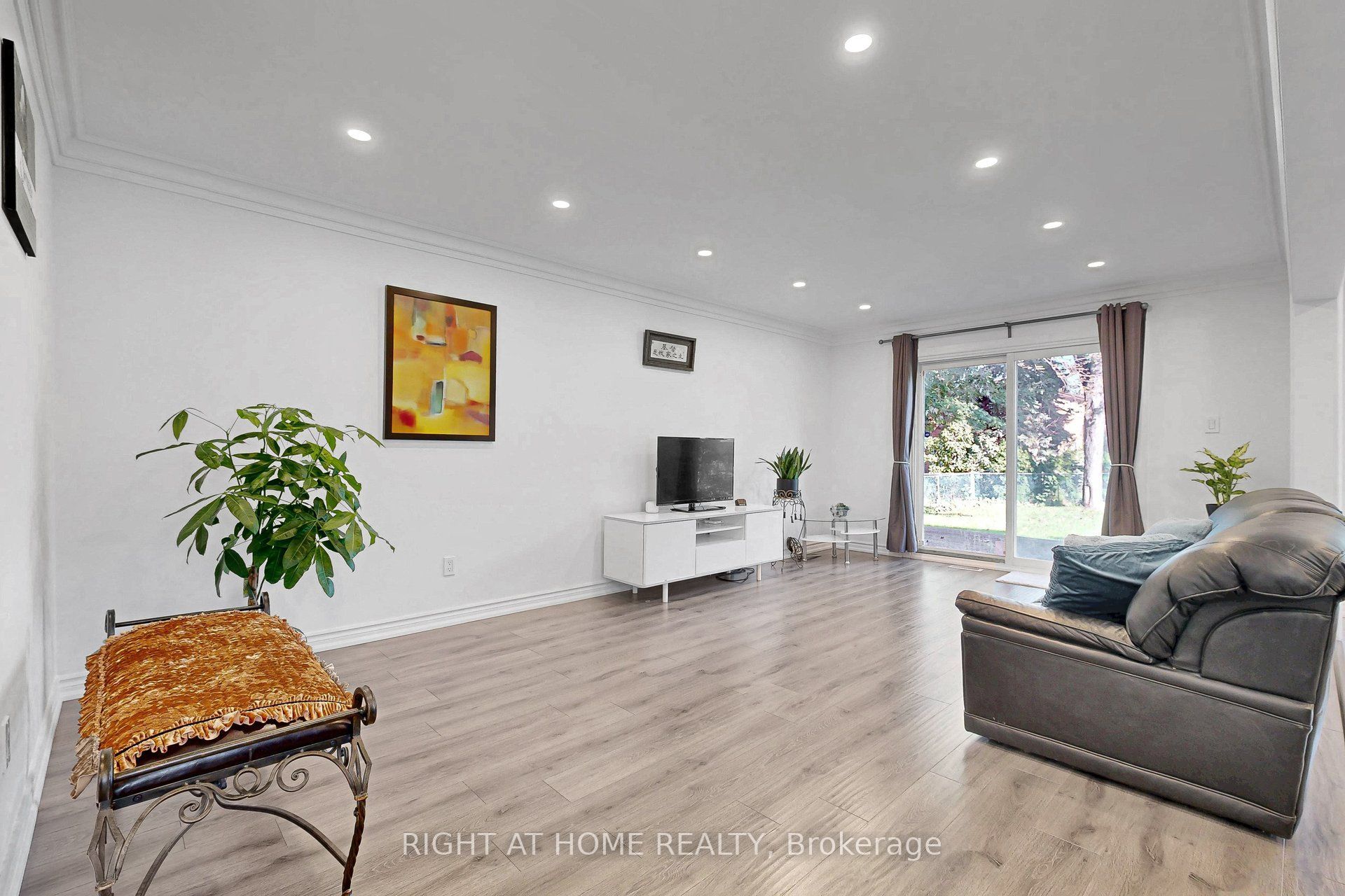 77 PEBBLEHILL Square, Toronto, ON M1S 2P8 photo 3