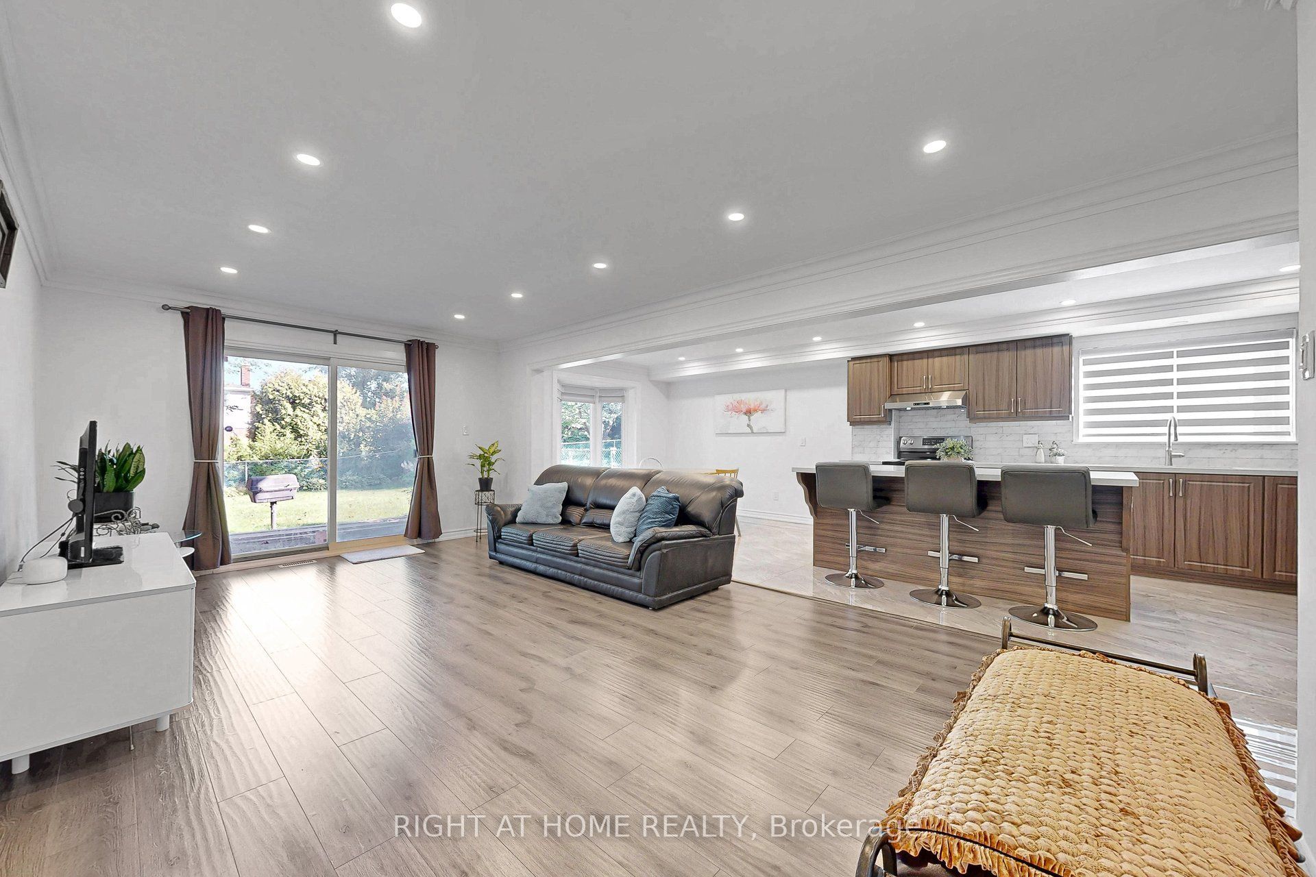 77 PEBBLEHILL Square, Toronto, ON M1S 2P8 photo 4