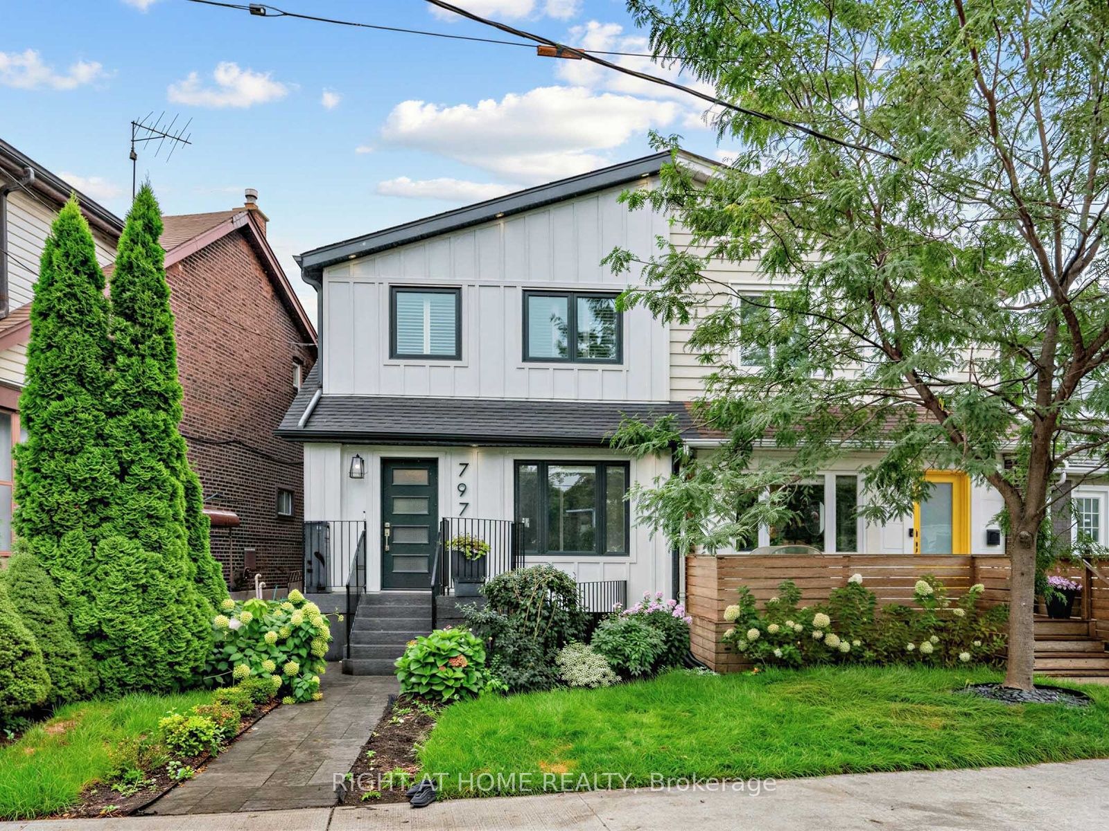 797 Eastern Avenue, Toronto, ON M4M 1E9