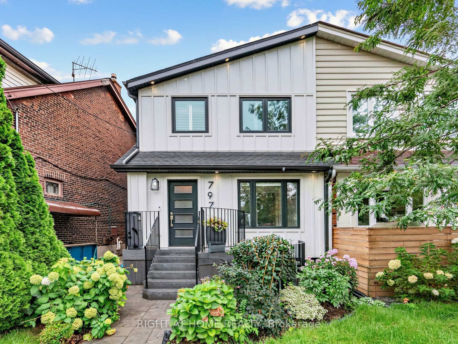 797 Eastern Avenue, Toronto, ON M4M 1E9 photo 2