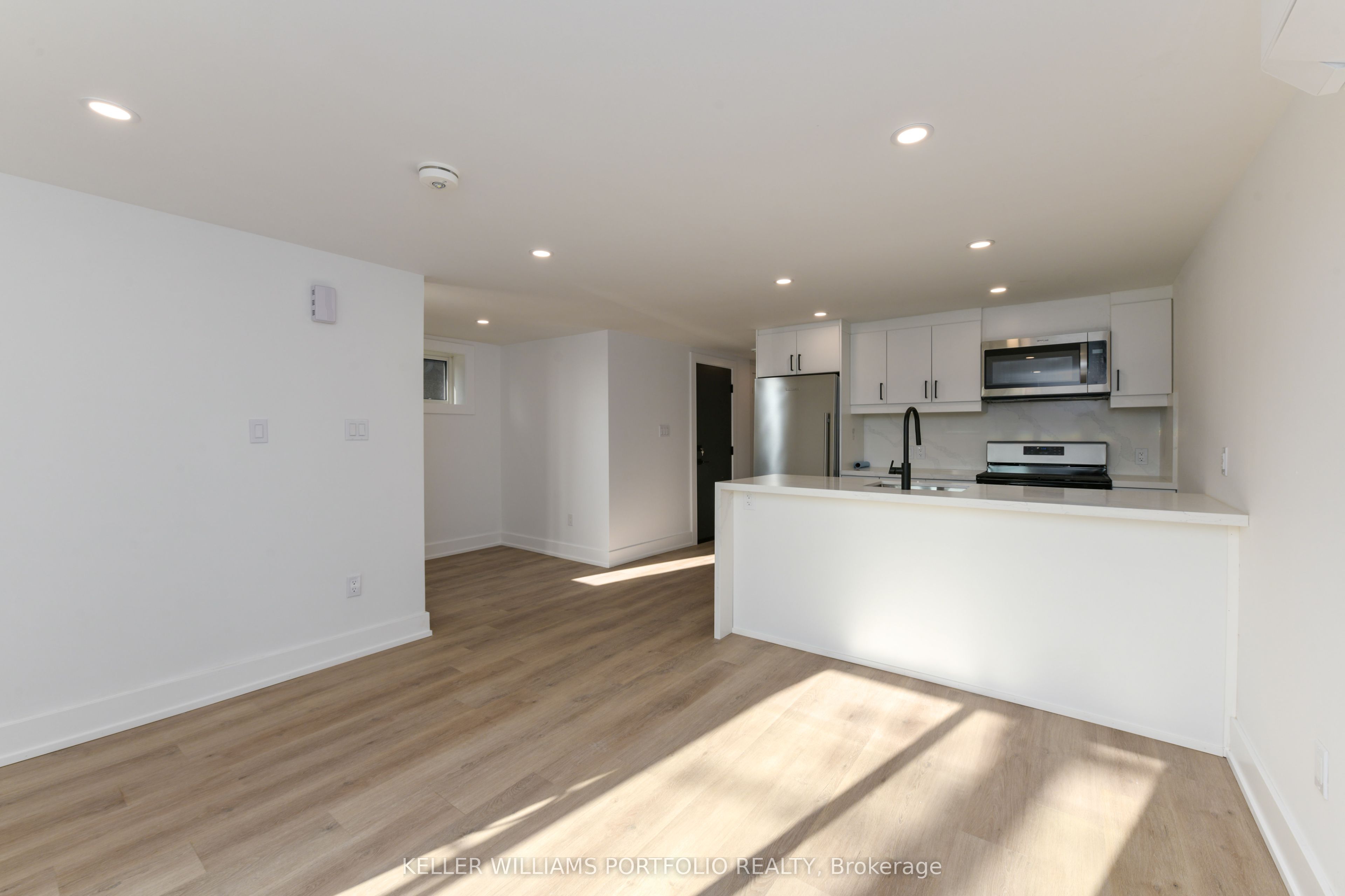 269 Donlands Avenue 1, Toronto, ON M4J 3R5 photo 2