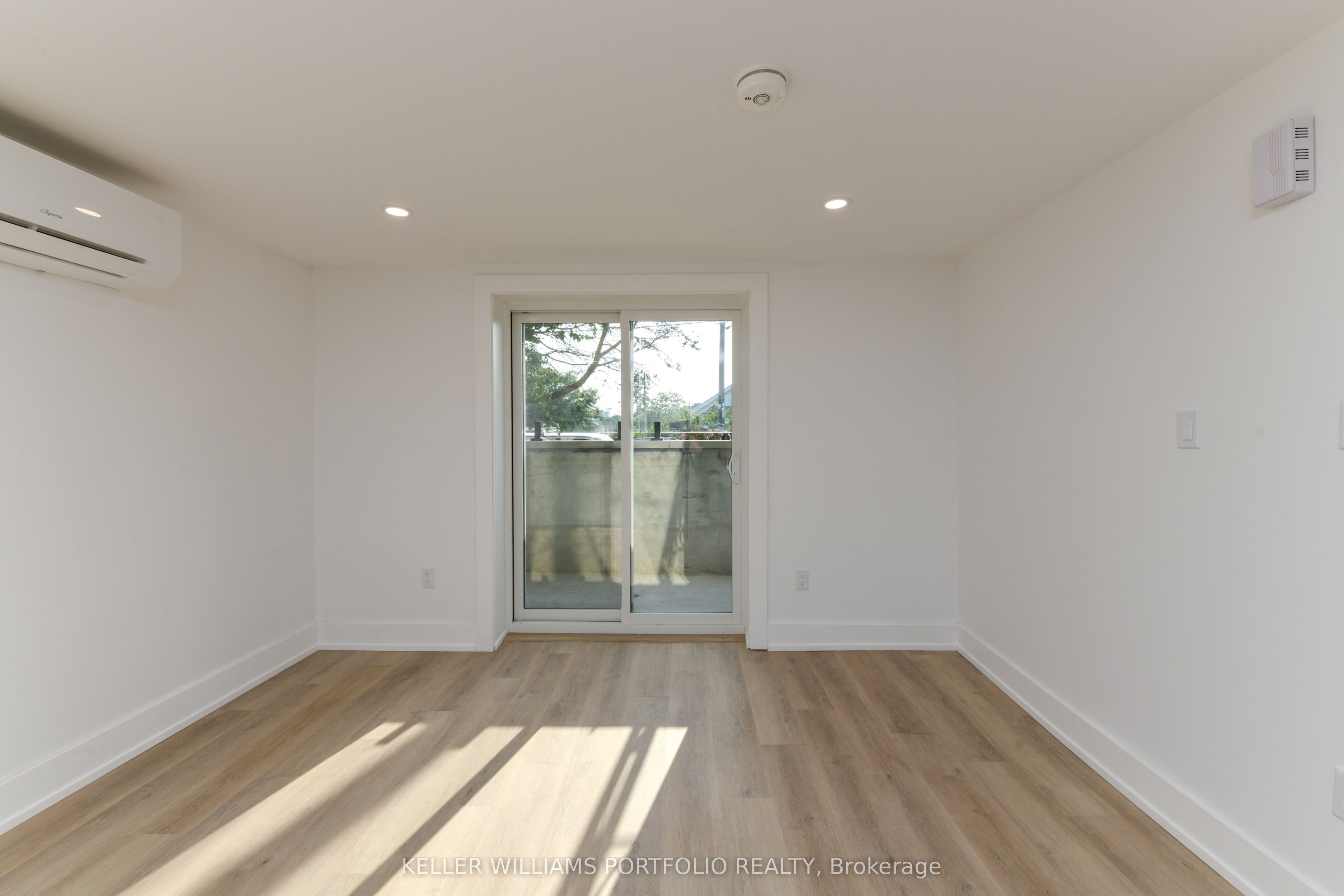 269 Donlands Avenue 1, Toronto, ON M4J 3R5 photo 5
