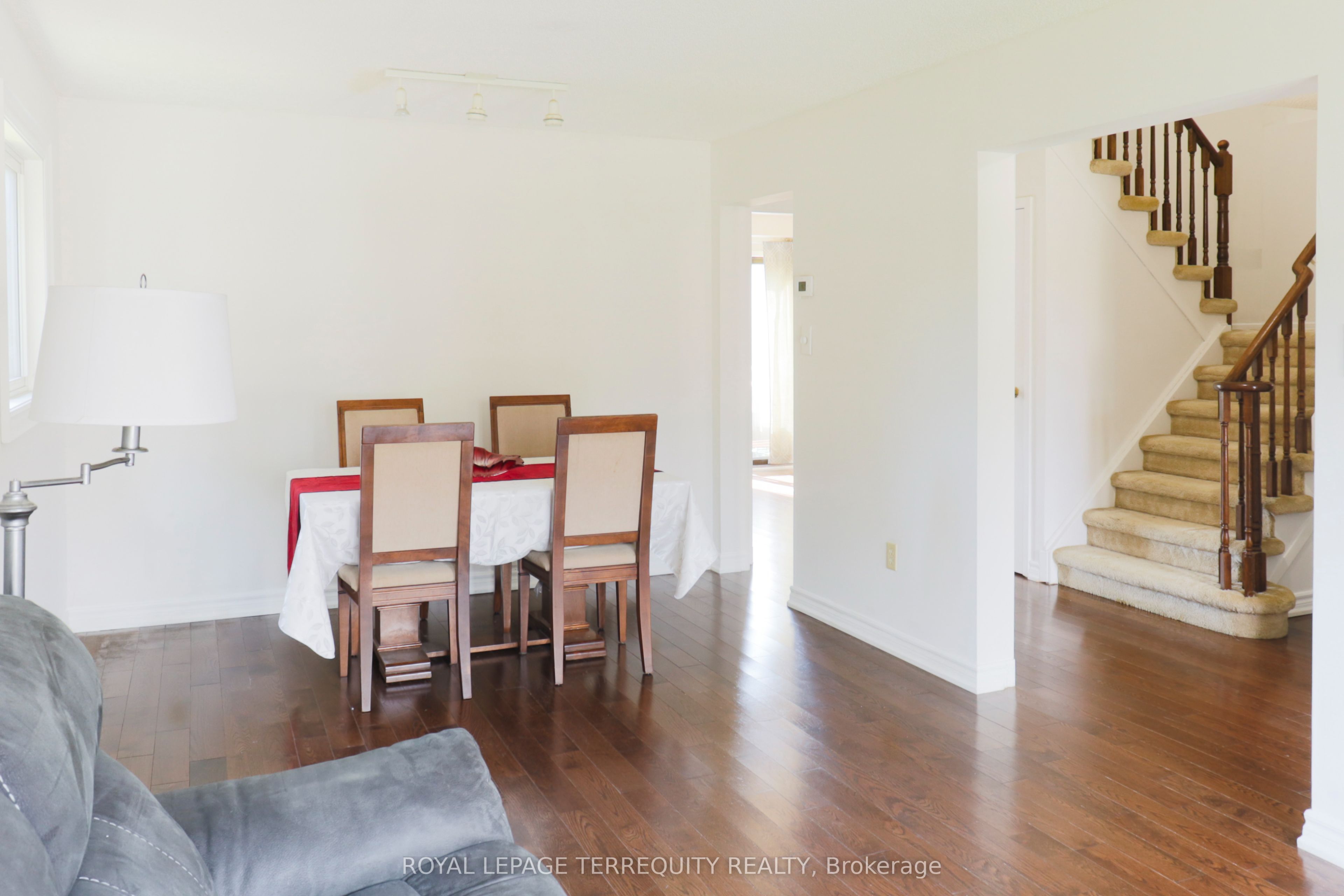 104 Gates Crescent, Ajax, ON L1S 7A1 photo 3