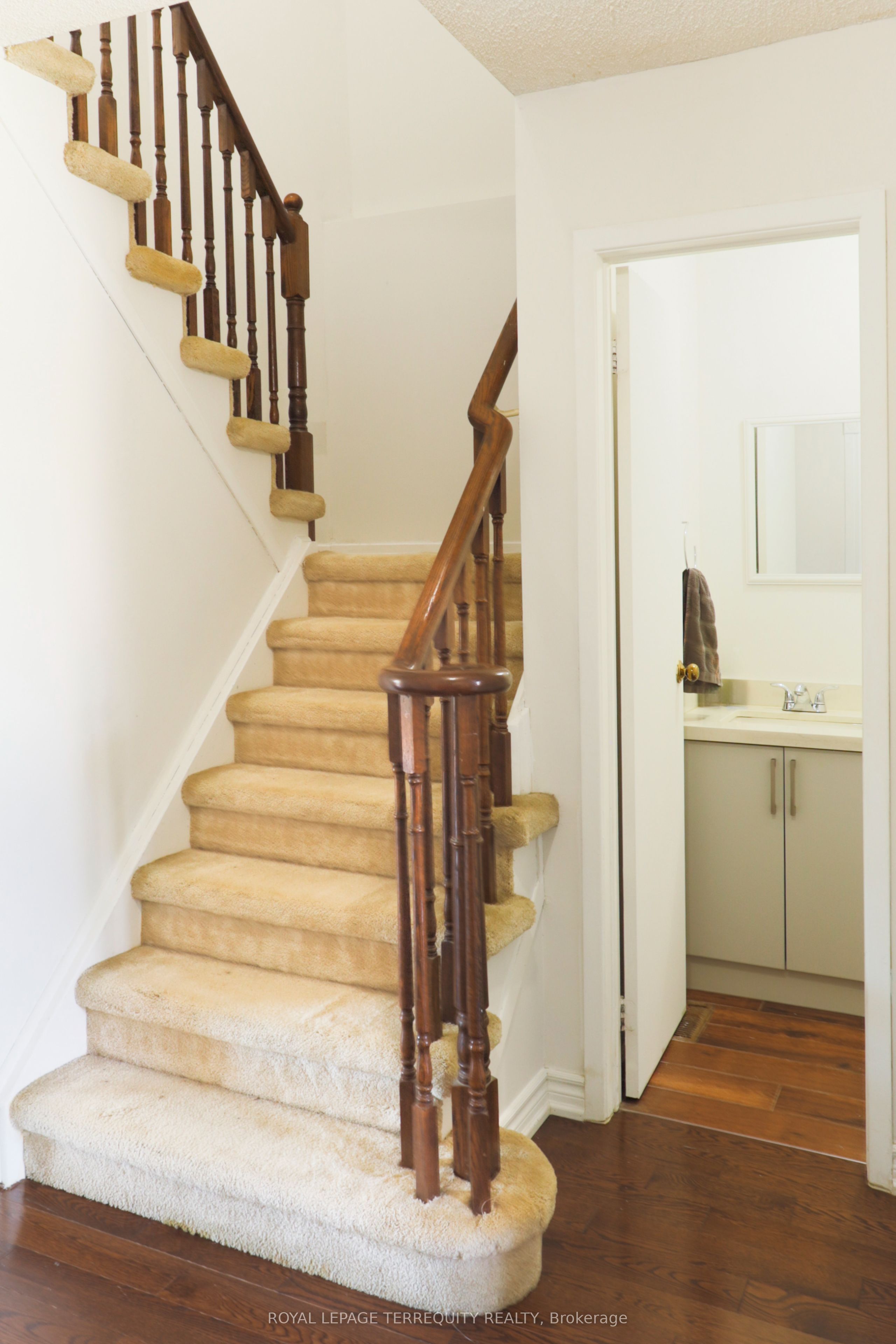 104 Gates Crescent, Ajax, ON L1S 7A1 photo 5