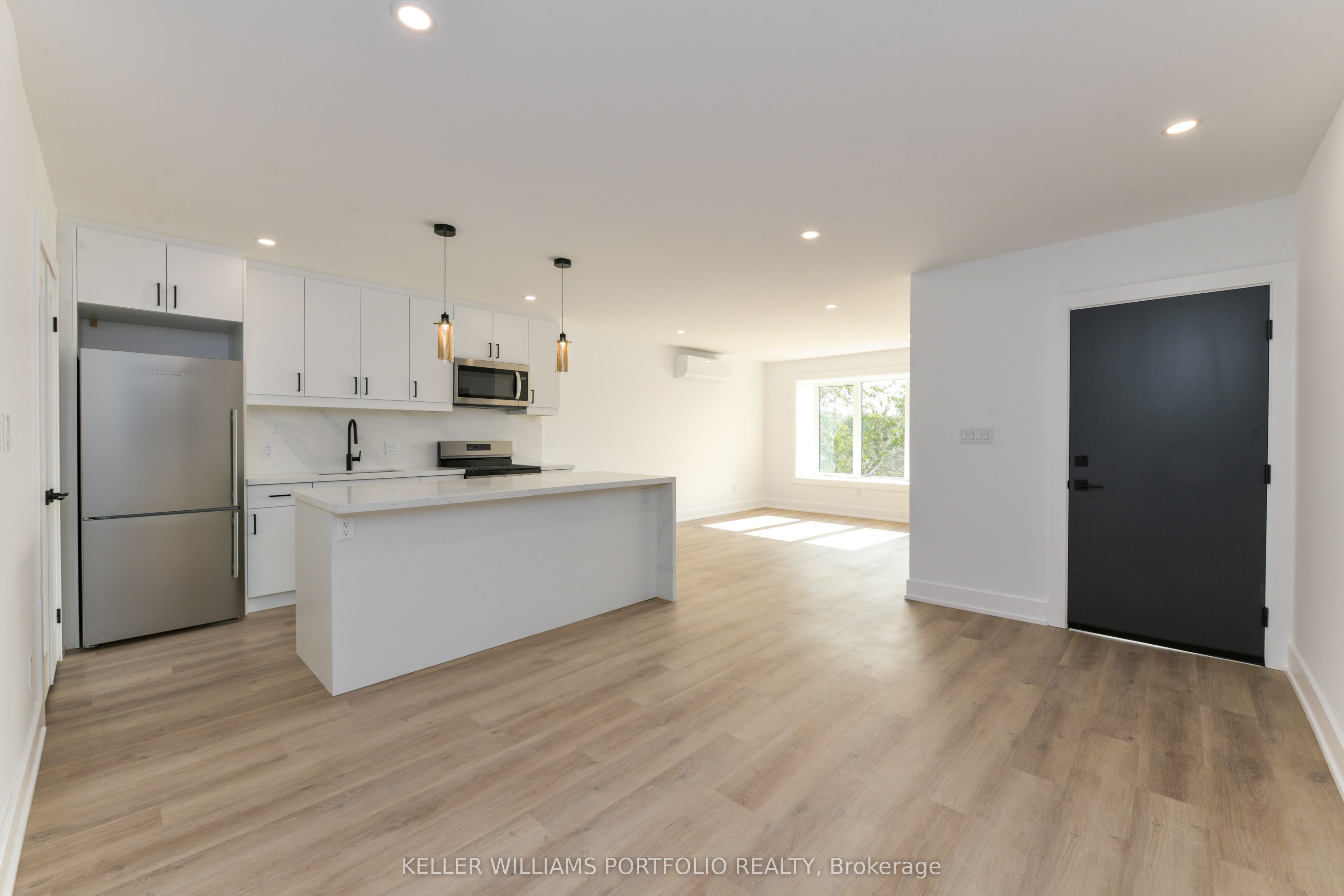 269 Donlands Avenue 4, Toronto, ON M4J 3R5
