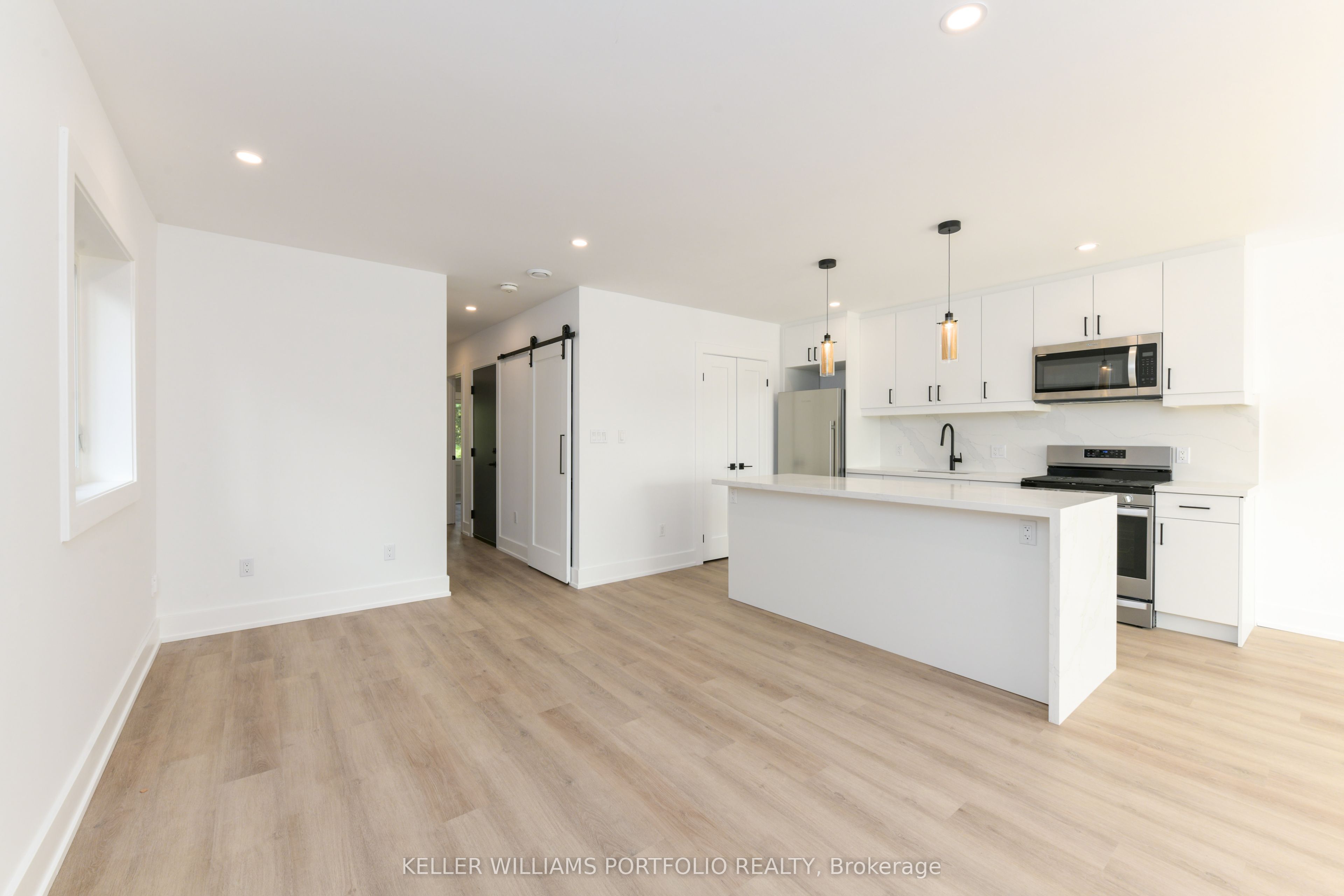 269 Donlands Avenue 4, Toronto, ON M4J 3R5 photo 3