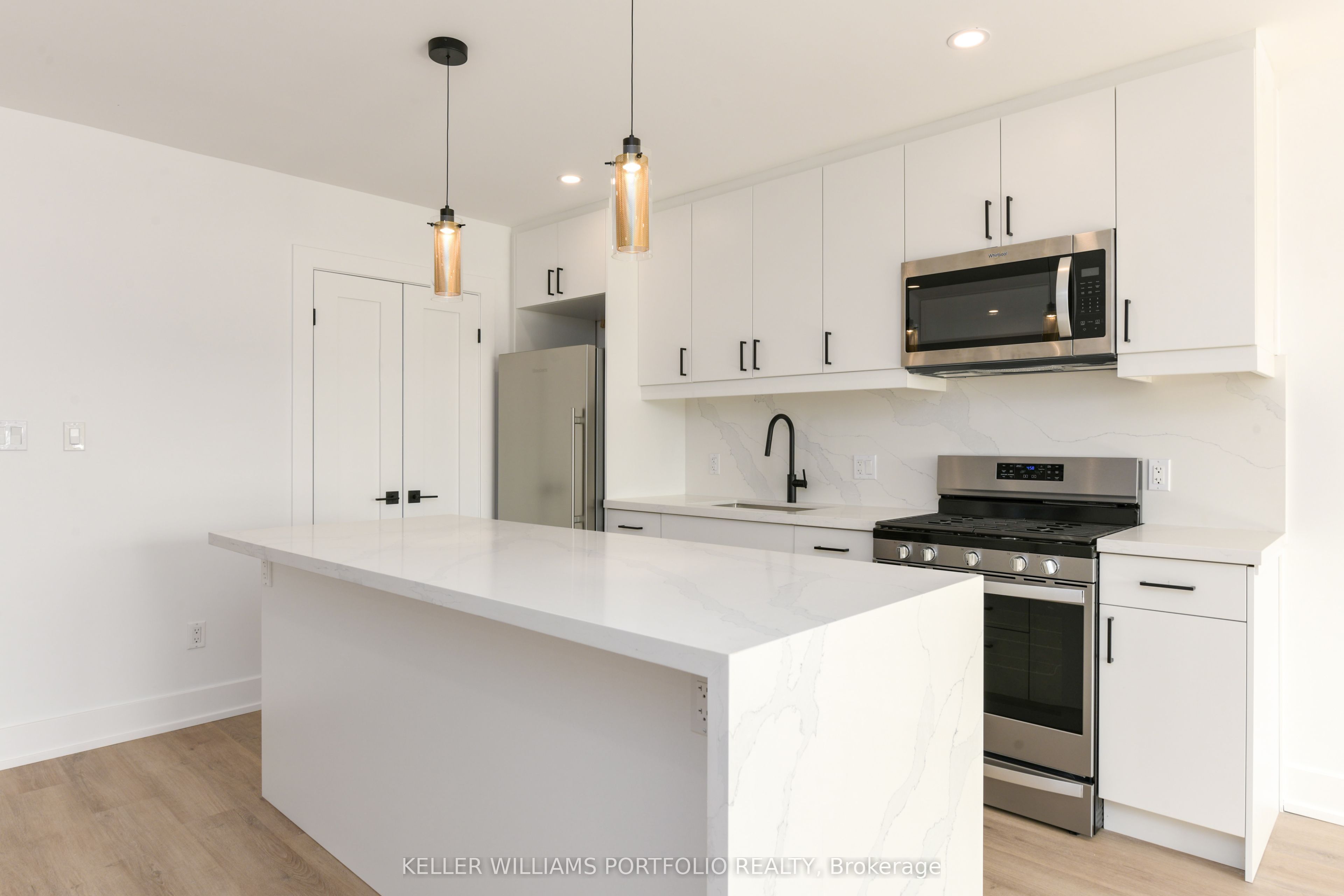 269 Donlands Avenue 4, Toronto, ON M4J 3R5 photo 4