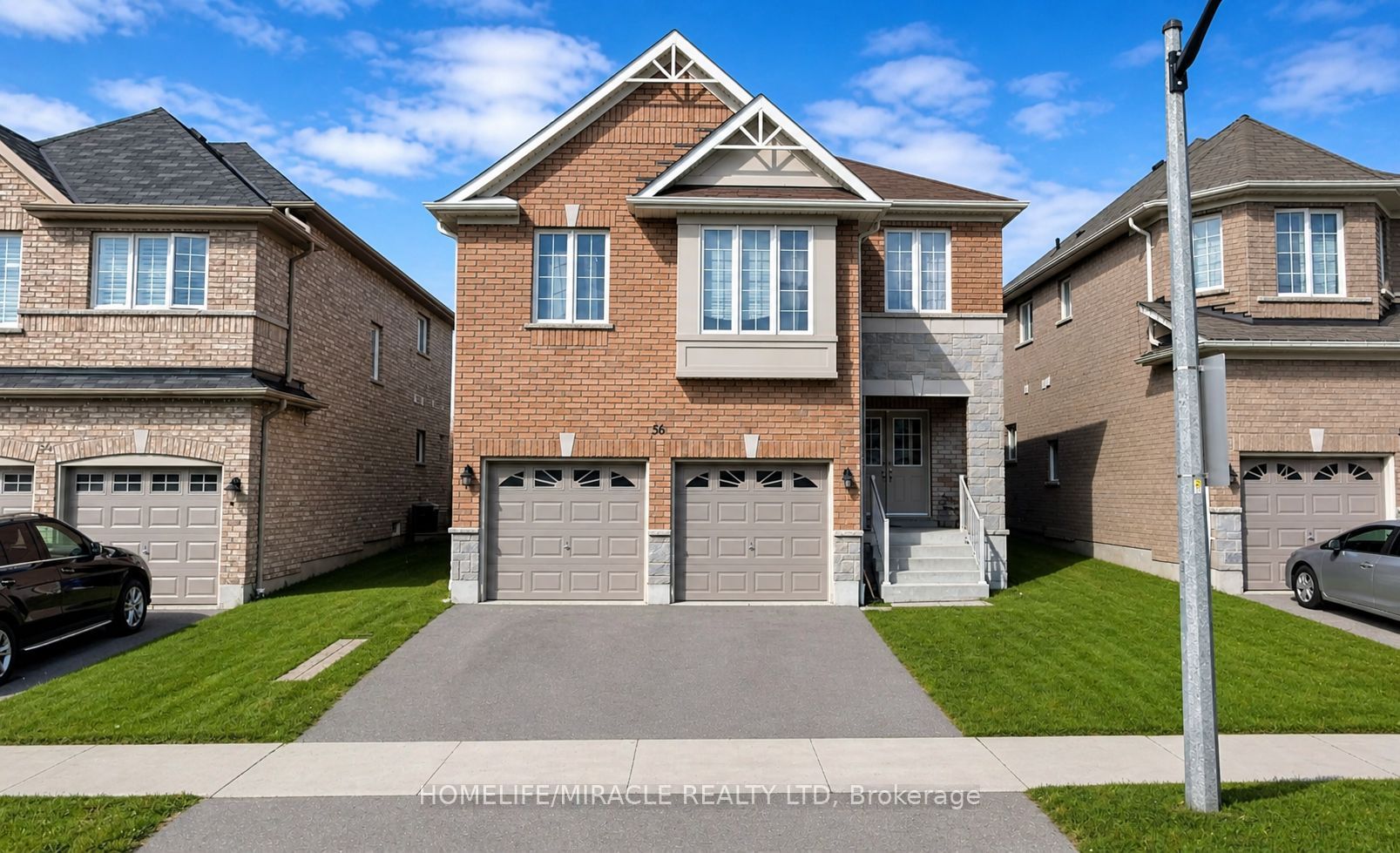56 Baycliffe Drive Main, Whitby, ON L1P 0B2 photo 2