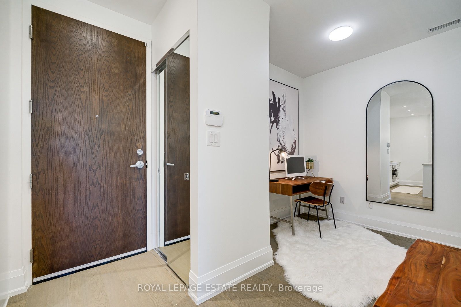 365 Beech Avenue 206, Toronto, ON M4E 3J4 photo 3