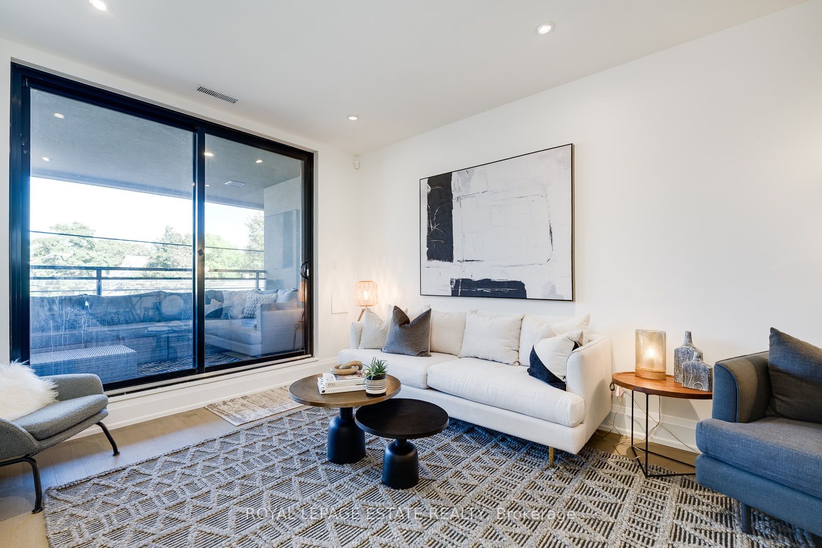365 Beech Avenue 206, Toronto, ON M4E 3J4 photo 5