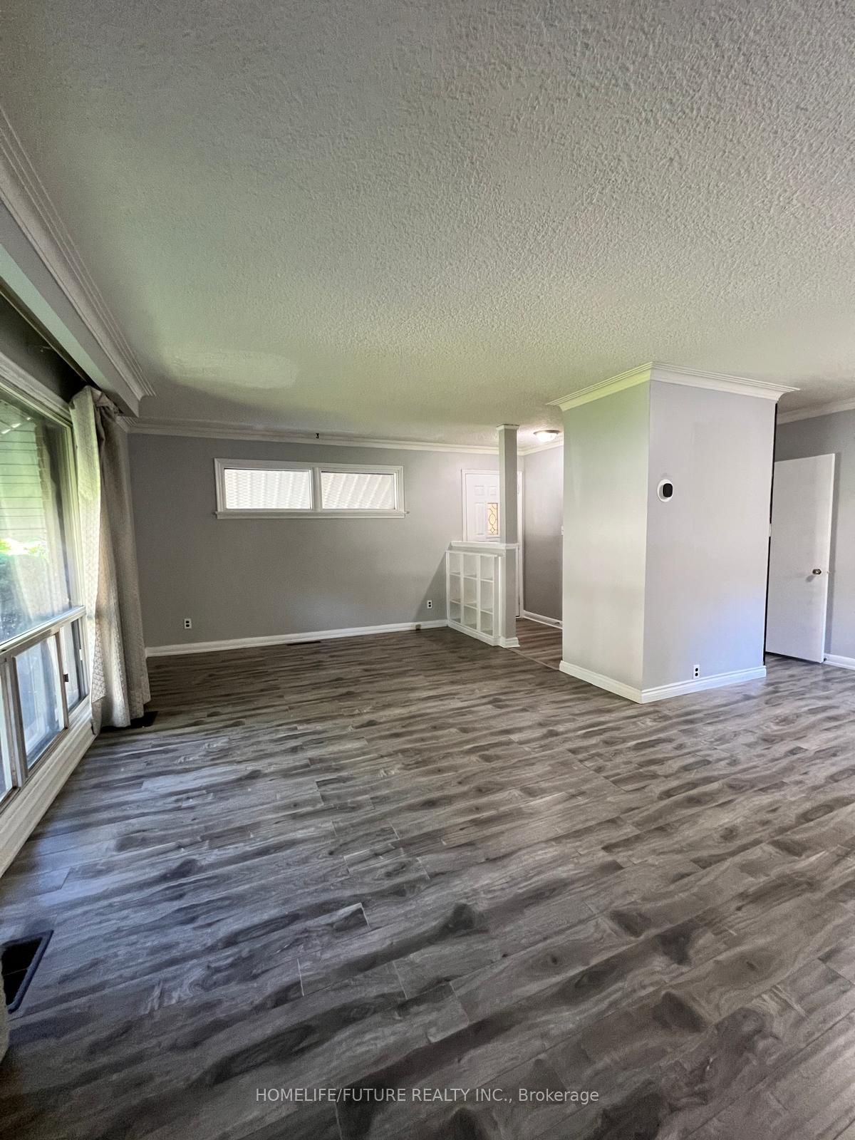 21 Mackinac Crescent Main, Toronto, ON M1J 1P8 photo 3