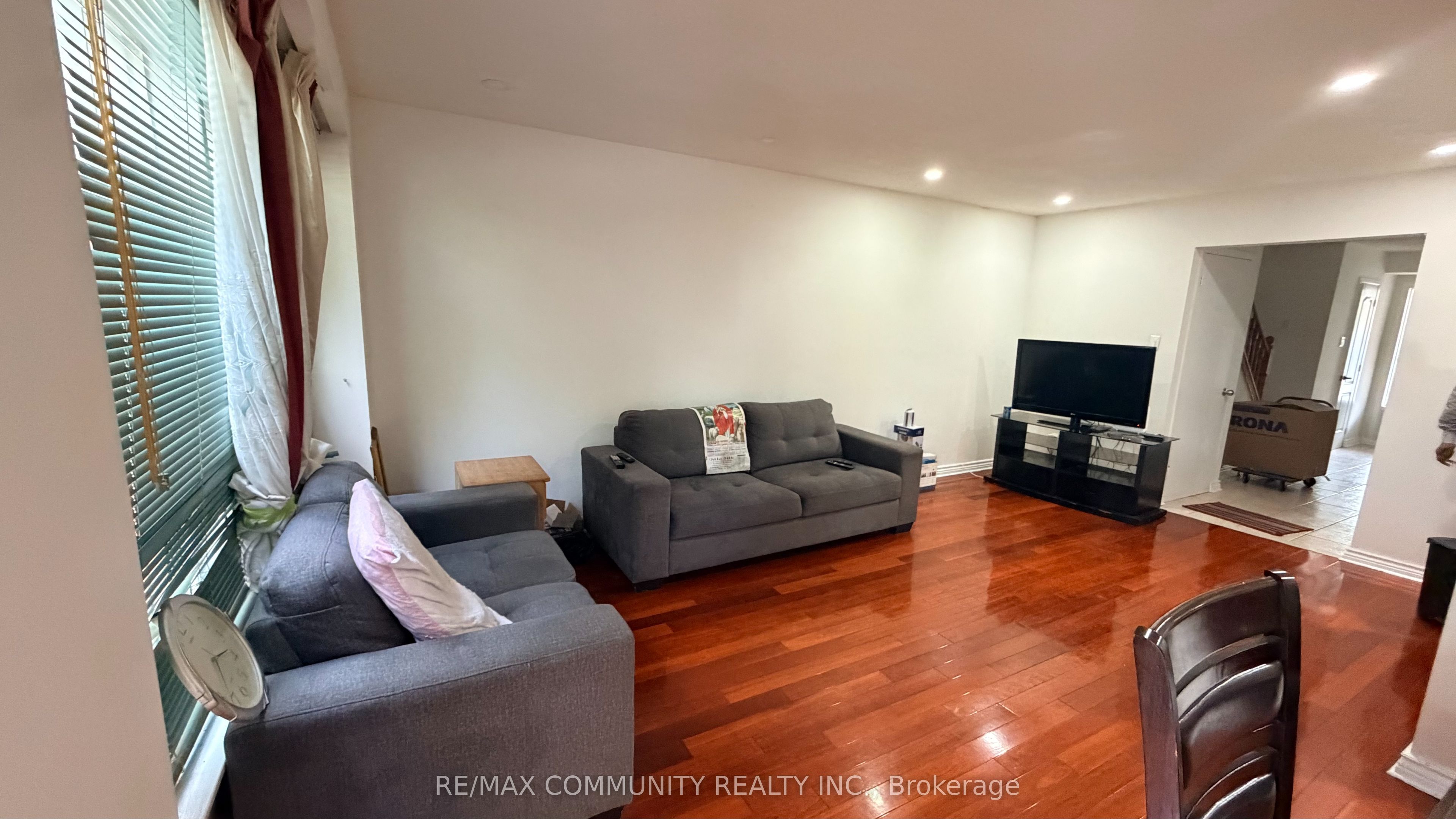 101 Dundalk Drive 3, Toronto, ON M1P 4V1 photo 4