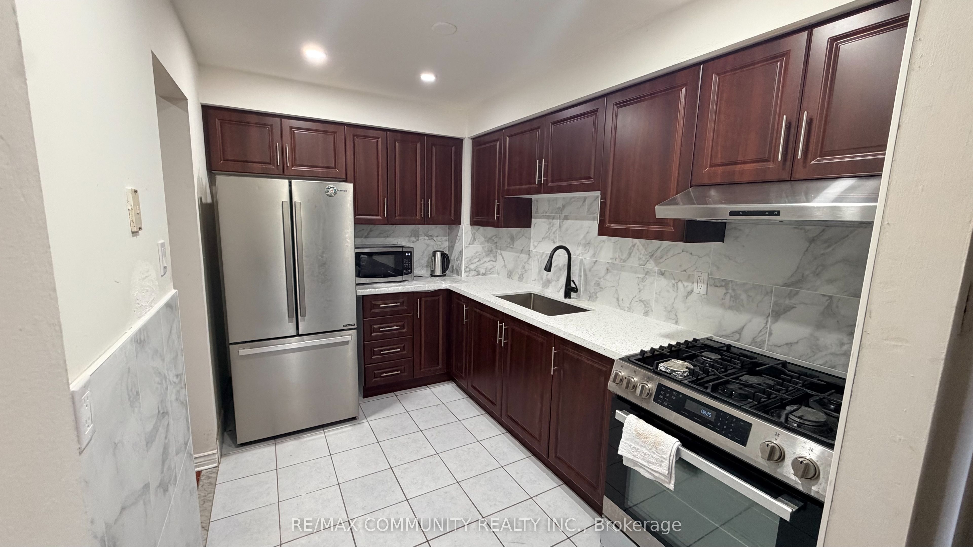 101 Dundalk Drive 3, Toronto, ON M1P 4V1 photo 5
