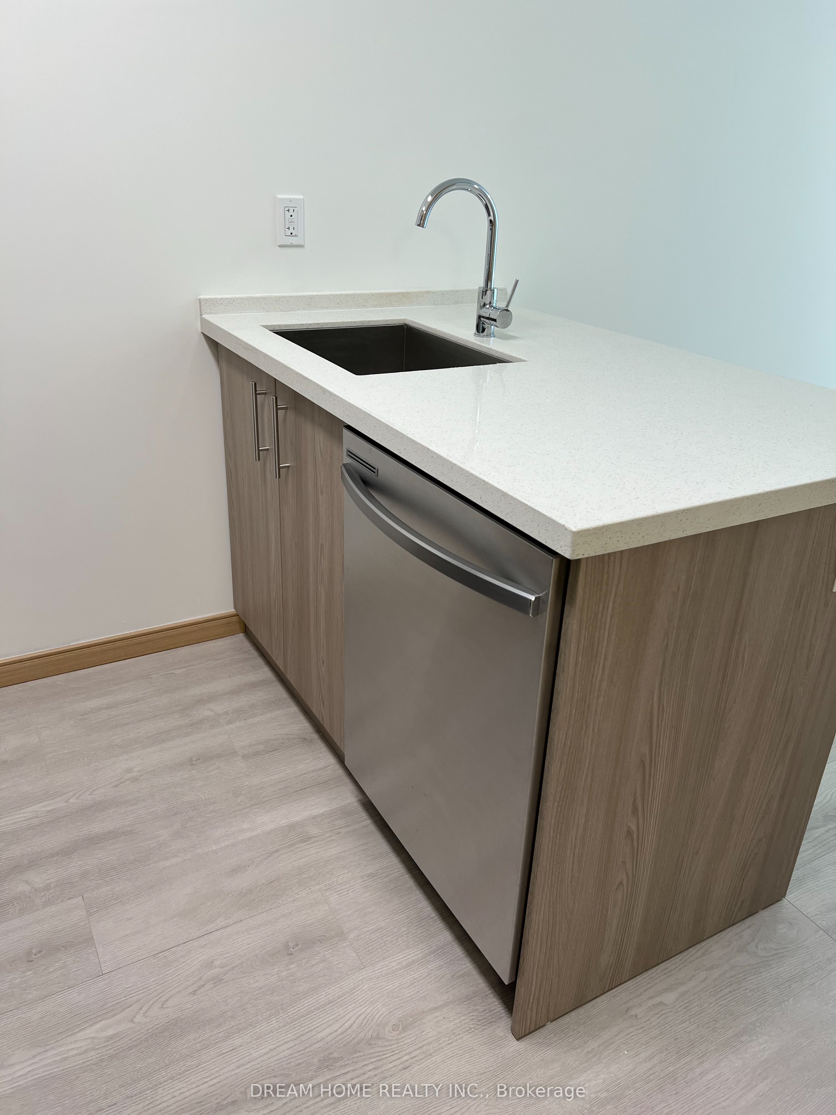 50 Morecambe Gate B106, Toronto, ON M1W 2N6 photo 3