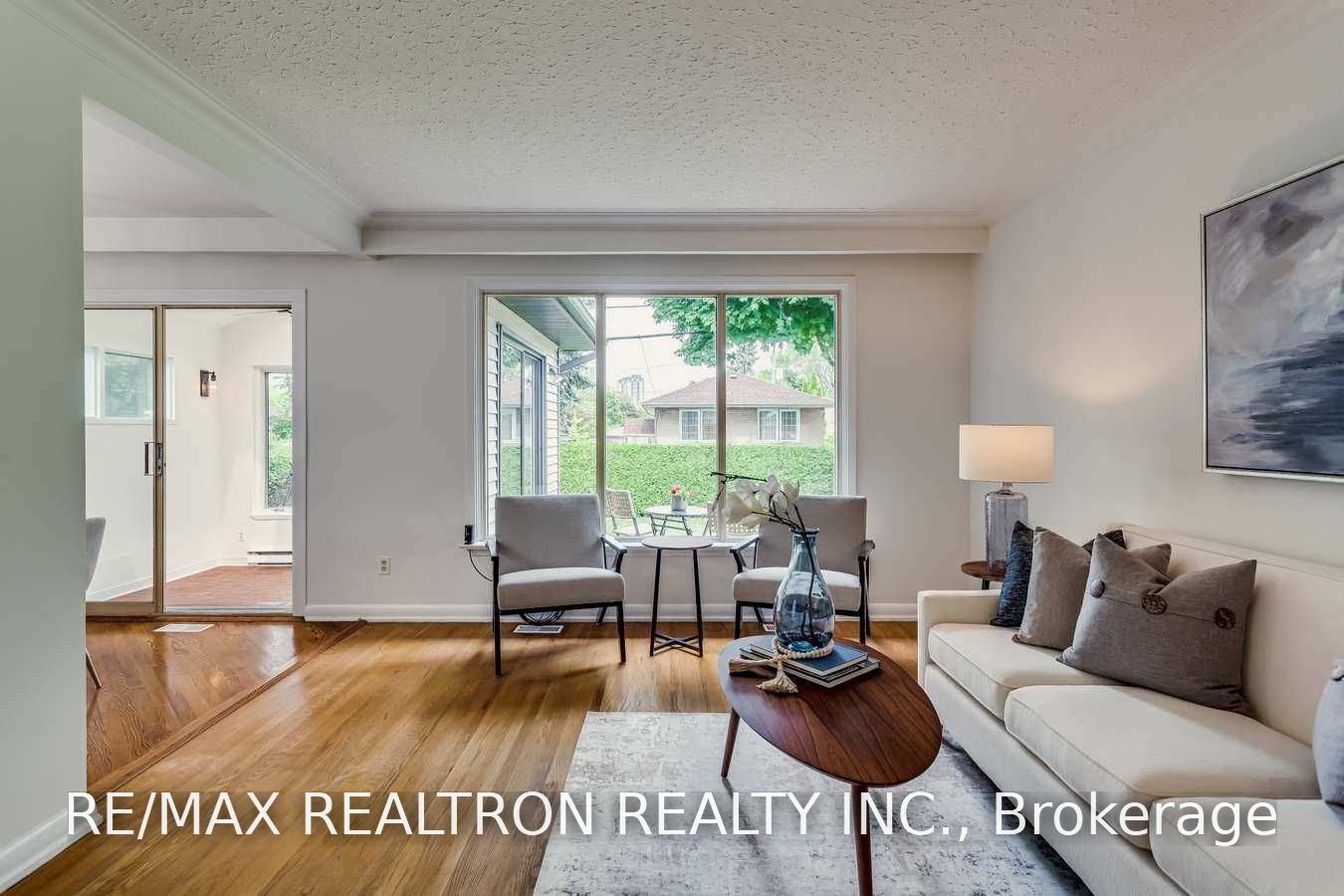 100 Meldazy Drive (Main Floor), Toronto, ON M1P 4G3 photo 3