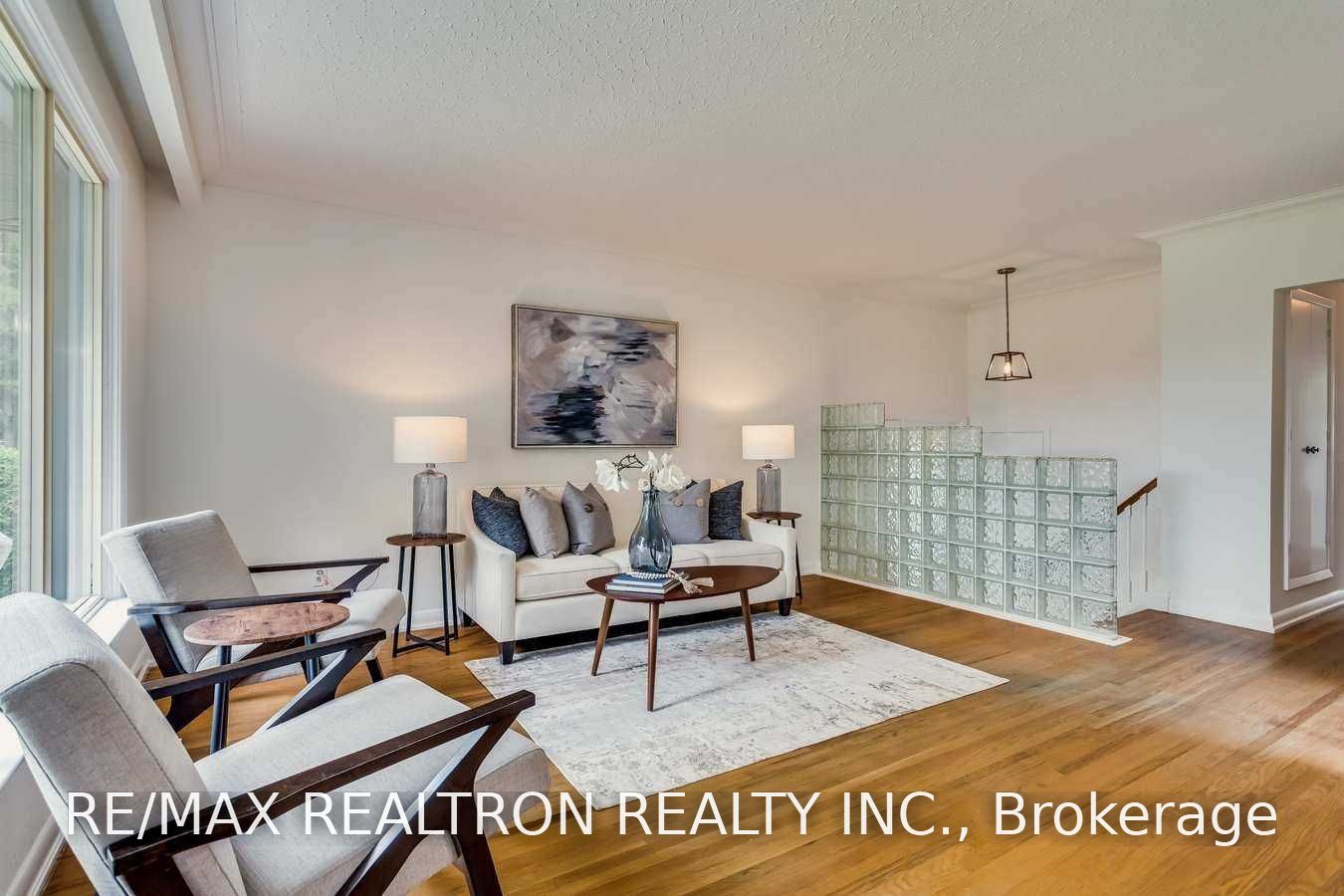100 Meldazy Drive (Main Floor), Toronto, ON M1P 4G3 photo 4