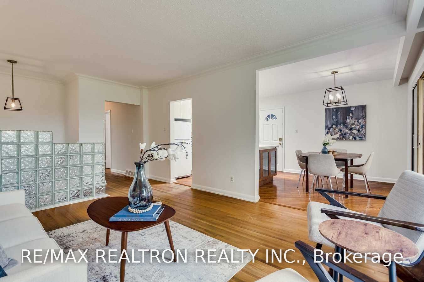 100 Meldazy Drive (Main Floor), Toronto, ON M1P 4G3 photo 5