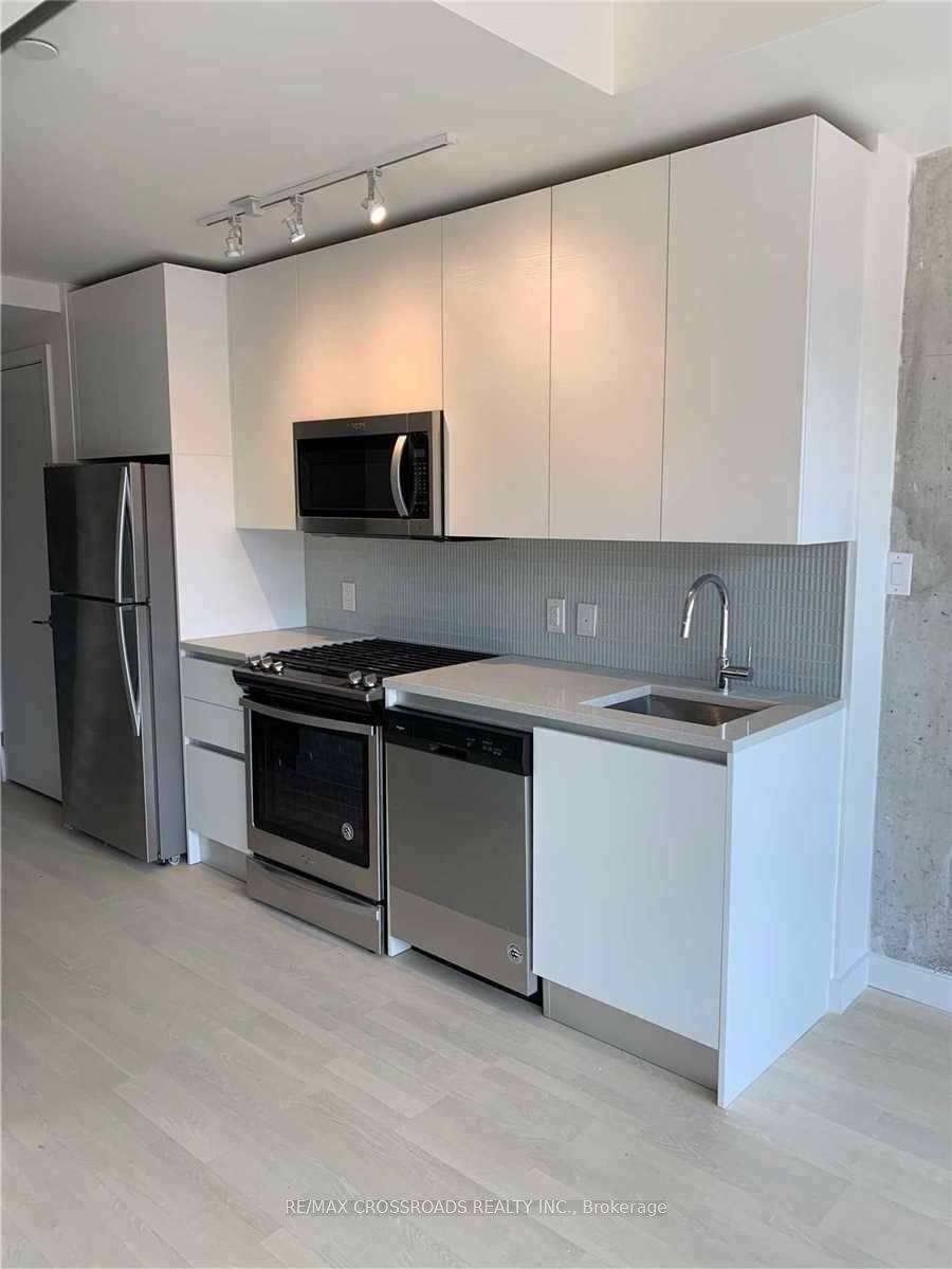 246 Logan Avenue 301, Toronto, ON M4M 0E9 photo 5