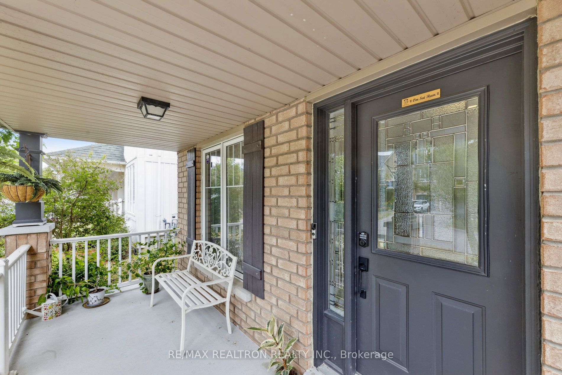 27 Haverhill Crescent, Whitby, ON L1R 3E7 photo 2