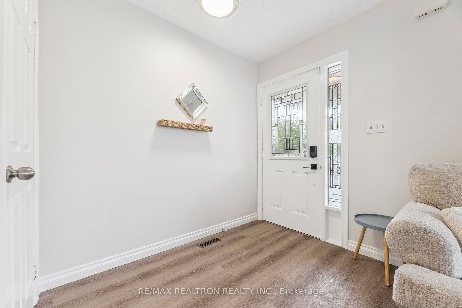 27 Haverhill Crescent, Whitby, ON L1R 3E7 photo 3