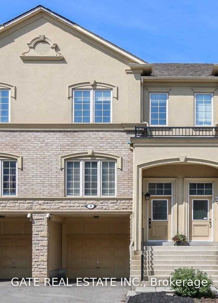 1250 St Martins Drive 3, Pickering, ON L1W 1J3 photo 2